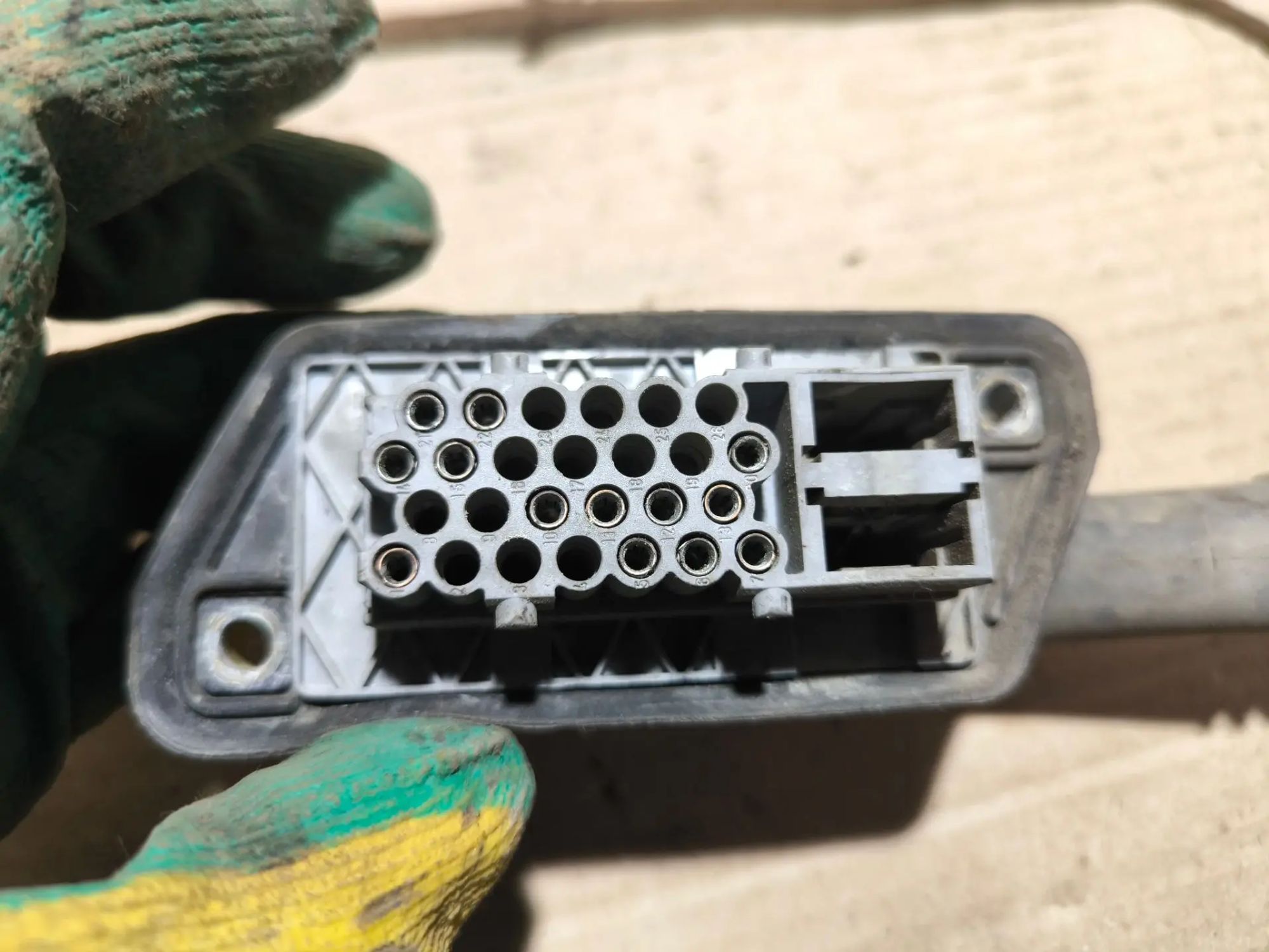 https://ycs.partsauto.market/partsauto-images/thmbs/userImages/d89d66a30f14dbad161fb7a986aa0fe5/part/9bb9b0df-70c3-42d8-84eb-0651fba667b9_1783434253656.jpg