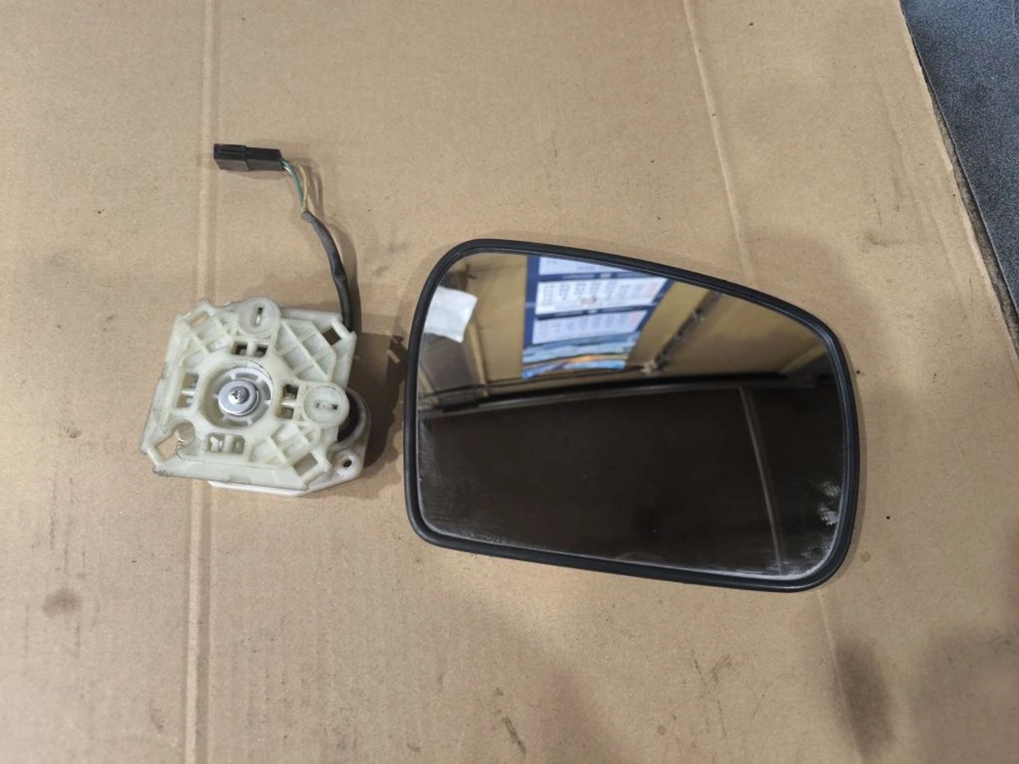 https://ycs.partsauto.market/partsauto-images/thmbs/userImages/d89d66a30f14dbad161fb7a986aa0fe5/part/9c0627a2-5e01-49c3-8c09-944aff4f4377_1776750976719.jpg