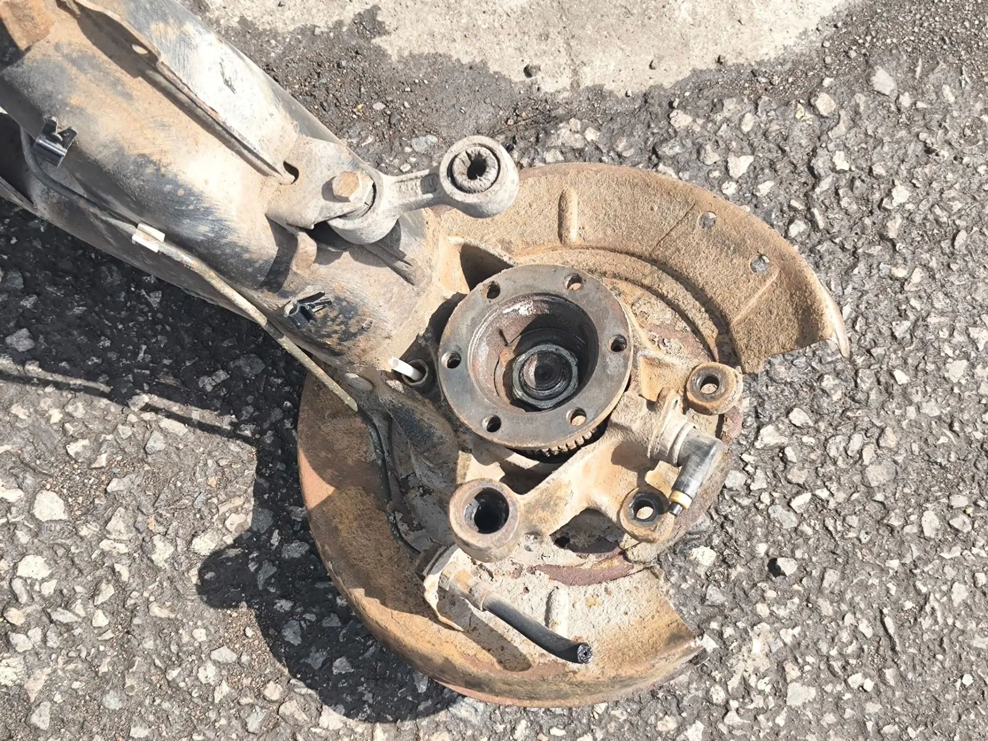 https://ycs.partsauto.market/partsauto-images/thmbs/userImages/d89d66a30f14dbad161fb7a986aa0fe5/part/9c726976-7dd3-4f65-a6ed-f090a17eda47_1783528528791.jpg