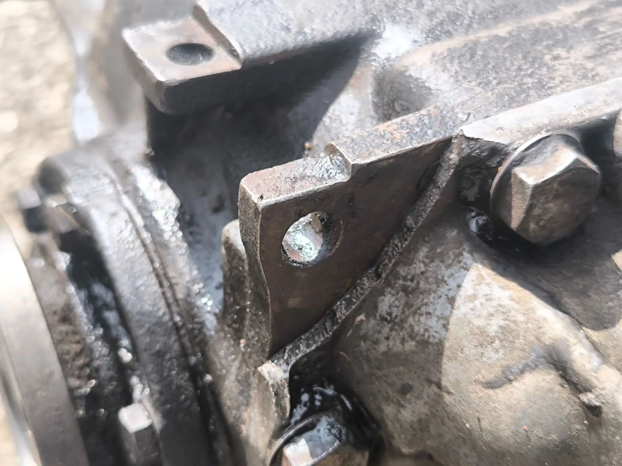 https://ycs.partsauto.market/partsauto-images/thmbs/userImages/d89d66a30f14dbad161fb7a986aa0fe5/part/9c9d40b7-7e92-4eec-94e8-744070d51654_1782408018665.jpg