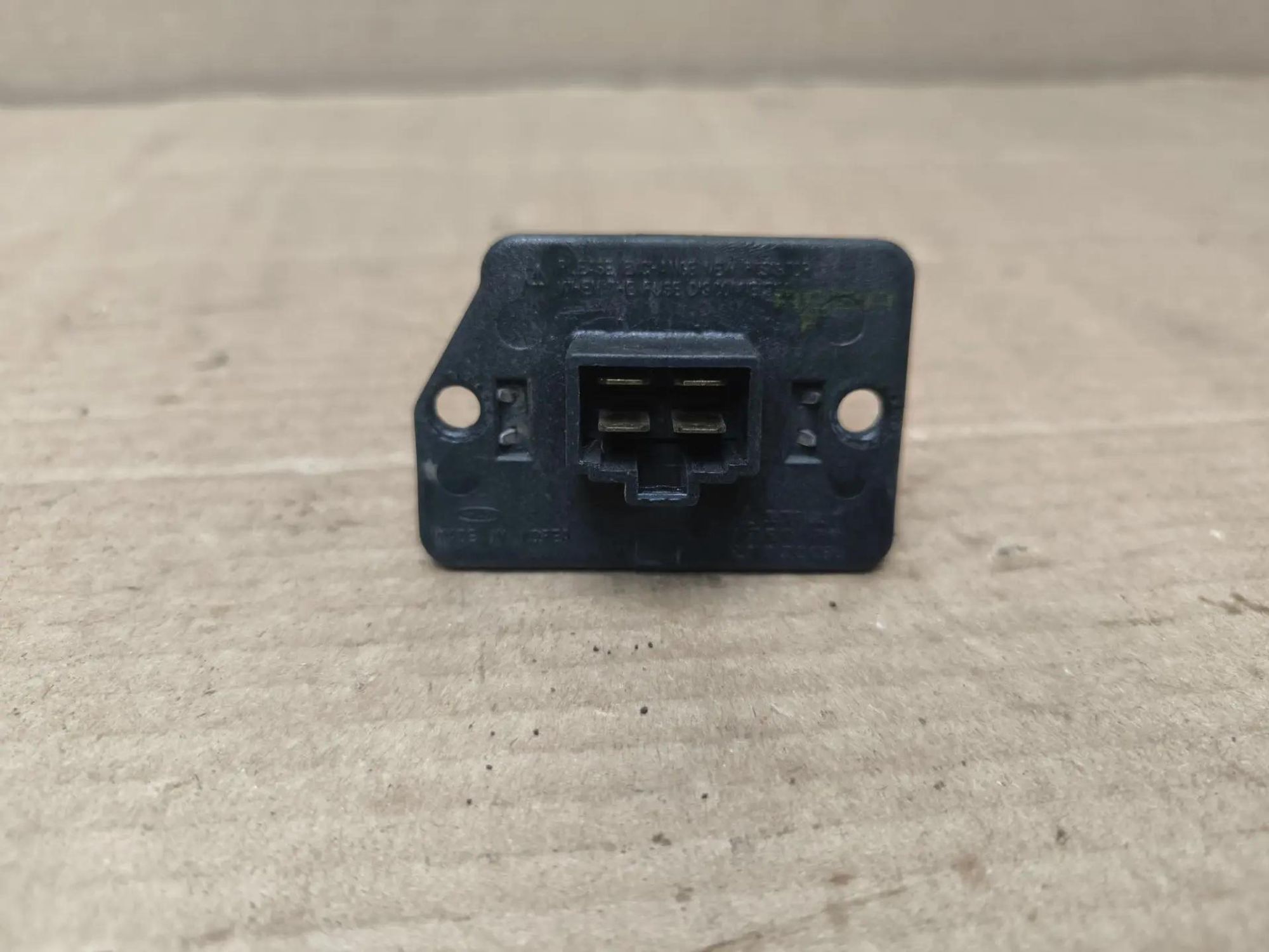 https://ycs.partsauto.market/partsauto-images/thmbs/userImages/d89d66a30f14dbad161fb7a986aa0fe5/part/9cd857ef-6899-4107-a89a-c0b84efdbead_1786261748010.jpg