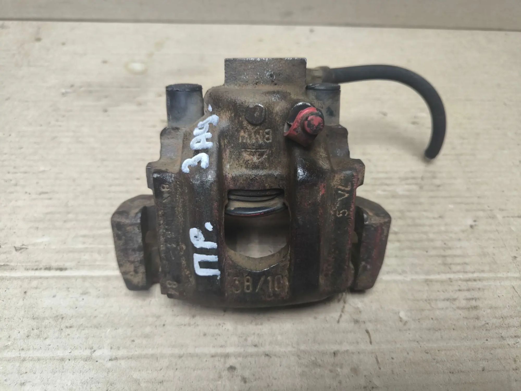 https://ycs.partsauto.market/partsauto-images/thmbs/userImages/d89d66a30f14dbad161fb7a986aa0fe5/part/9daeb786-5833-4197-ba64-5ff7ca9fc6de_1783525770556.jpg