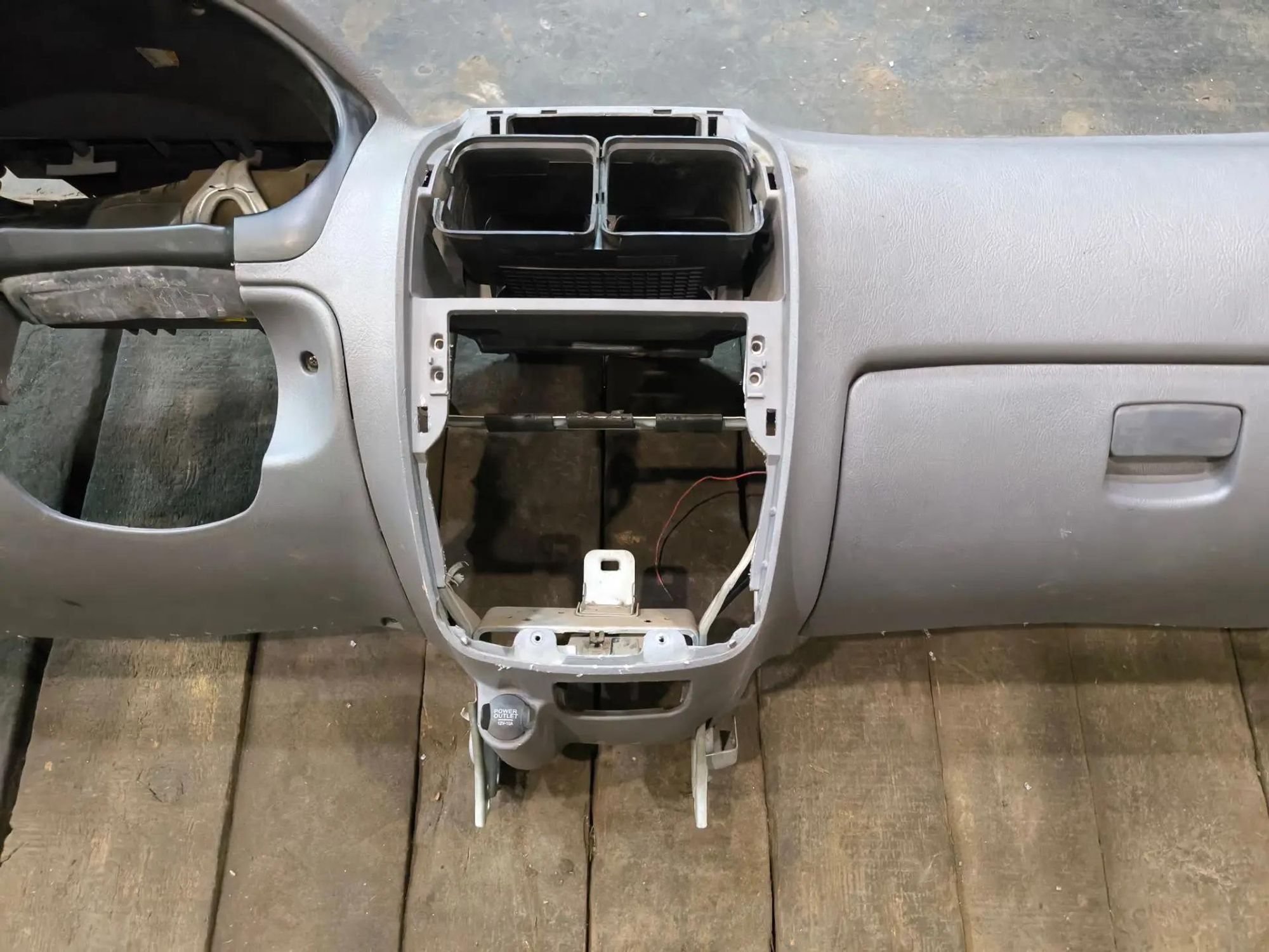 https://ycs.partsauto.market/partsauto-images/thmbs/userImages/d89d66a30f14dbad161fb7a986aa0fe5/part/9e7d0958-6d98-4025-8d20-7fa78e004abe_1786285983682.jpg