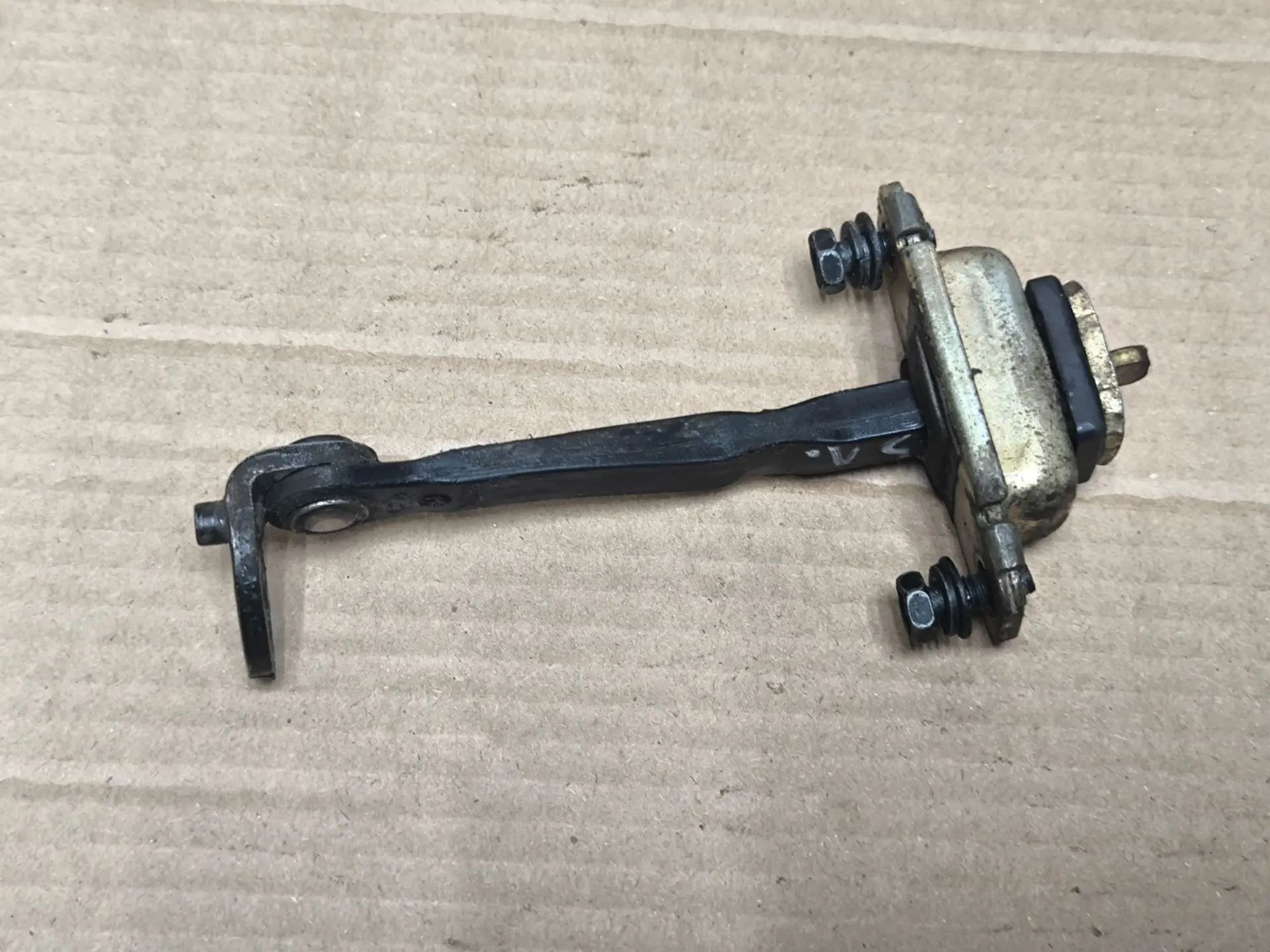 https://ycs.partsauto.market/partsauto-images/thmbs/userImages/d89d66a30f14dbad161fb7a986aa0fe5/part/9e80d2e5-0282-4709-9b19-d15e354e108e_1784908636080.jpg