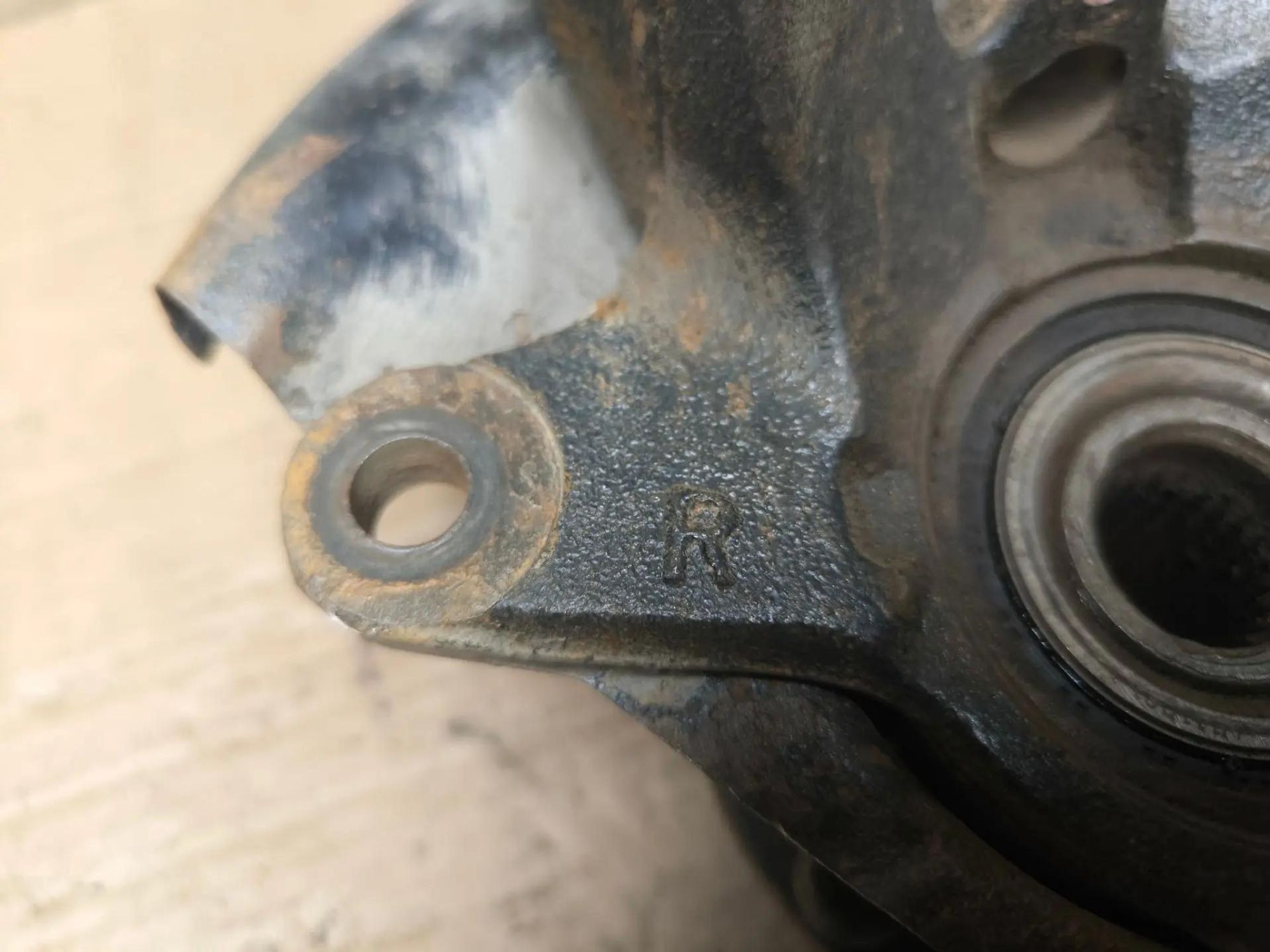 https://ycs.partsauto.market/partsauto-images/thmbs/userImages/d89d66a30f14dbad161fb7a986aa0fe5/part/9fea35e7-c760-465f-a61d-1b8d58f46c59_1787029914118.jpg
