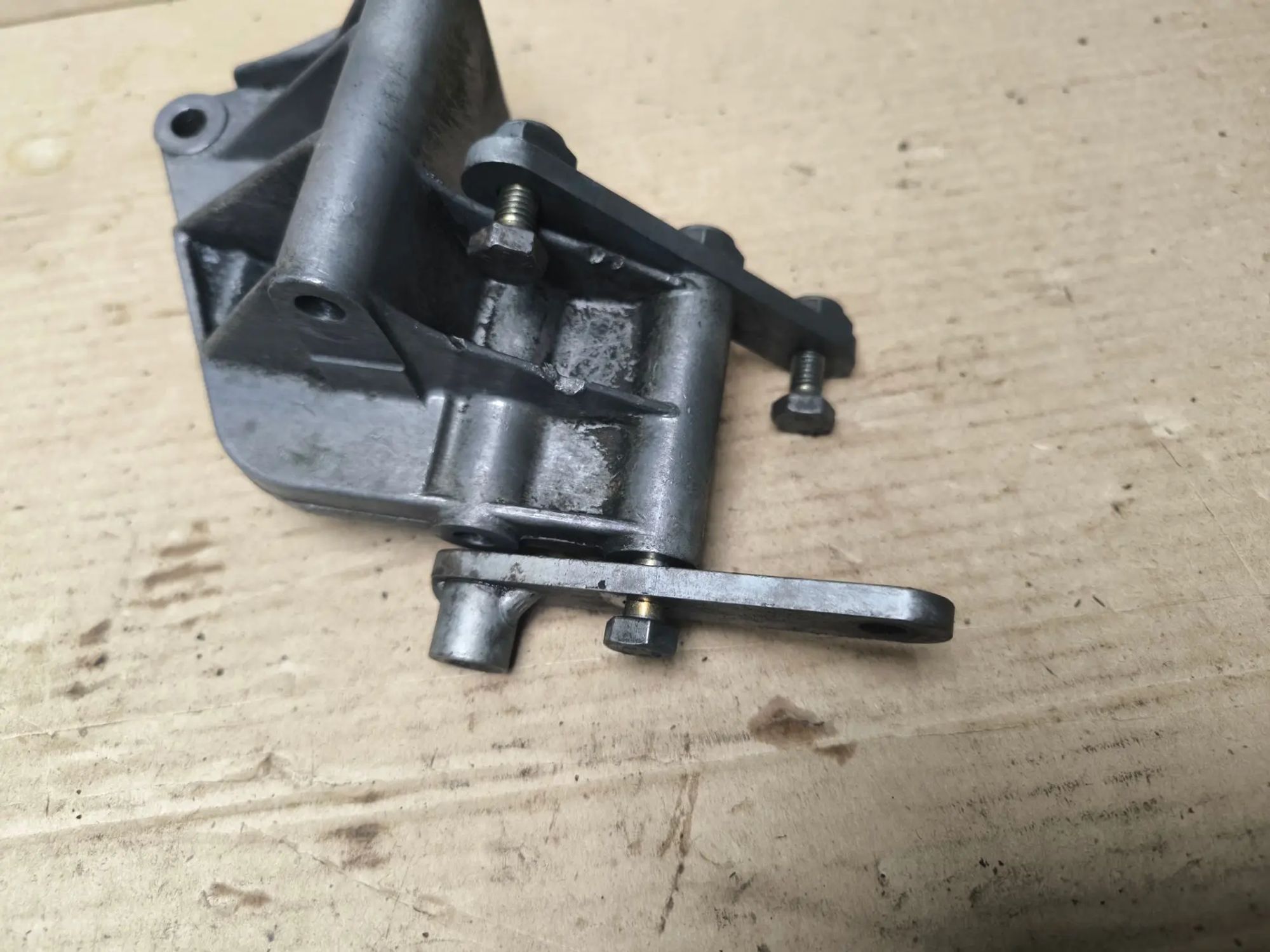 https://ycs.partsauto.market/partsauto-images/thmbs/userImages/d89d66a30f14dbad161fb7a986aa0fe5/part/a025b72a-99d8-4adf-8ada-5d59124aad94_1783527330045.jpg