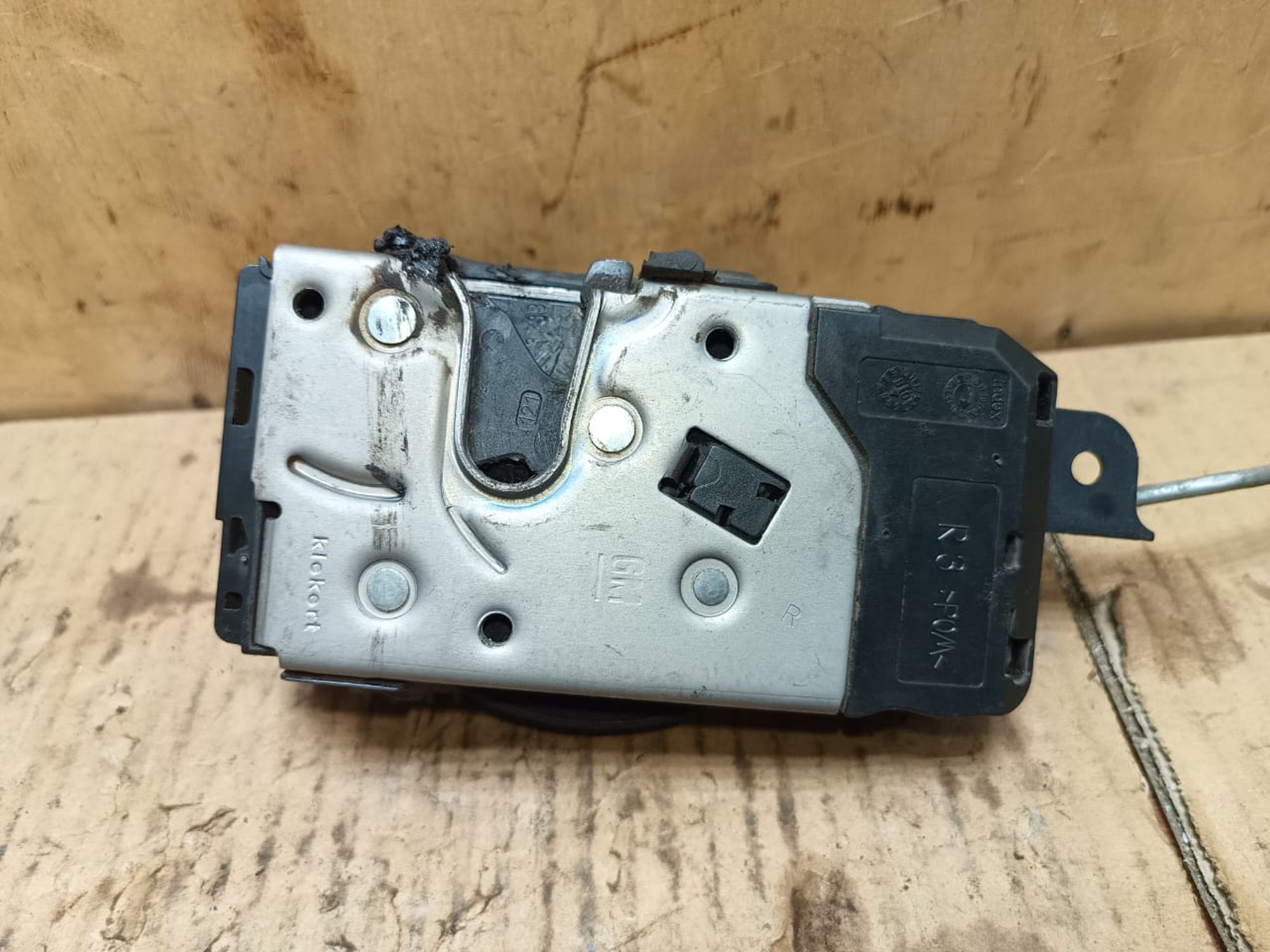 https://ycs.partsauto.market/partsauto-images/thmbs/userImages/d89d66a30f14dbad161fb7a986aa0fe5/part/a06c2292-bc4d-4f1a-8f1d-aa5b3c3b5d62_1740746867429.jpg