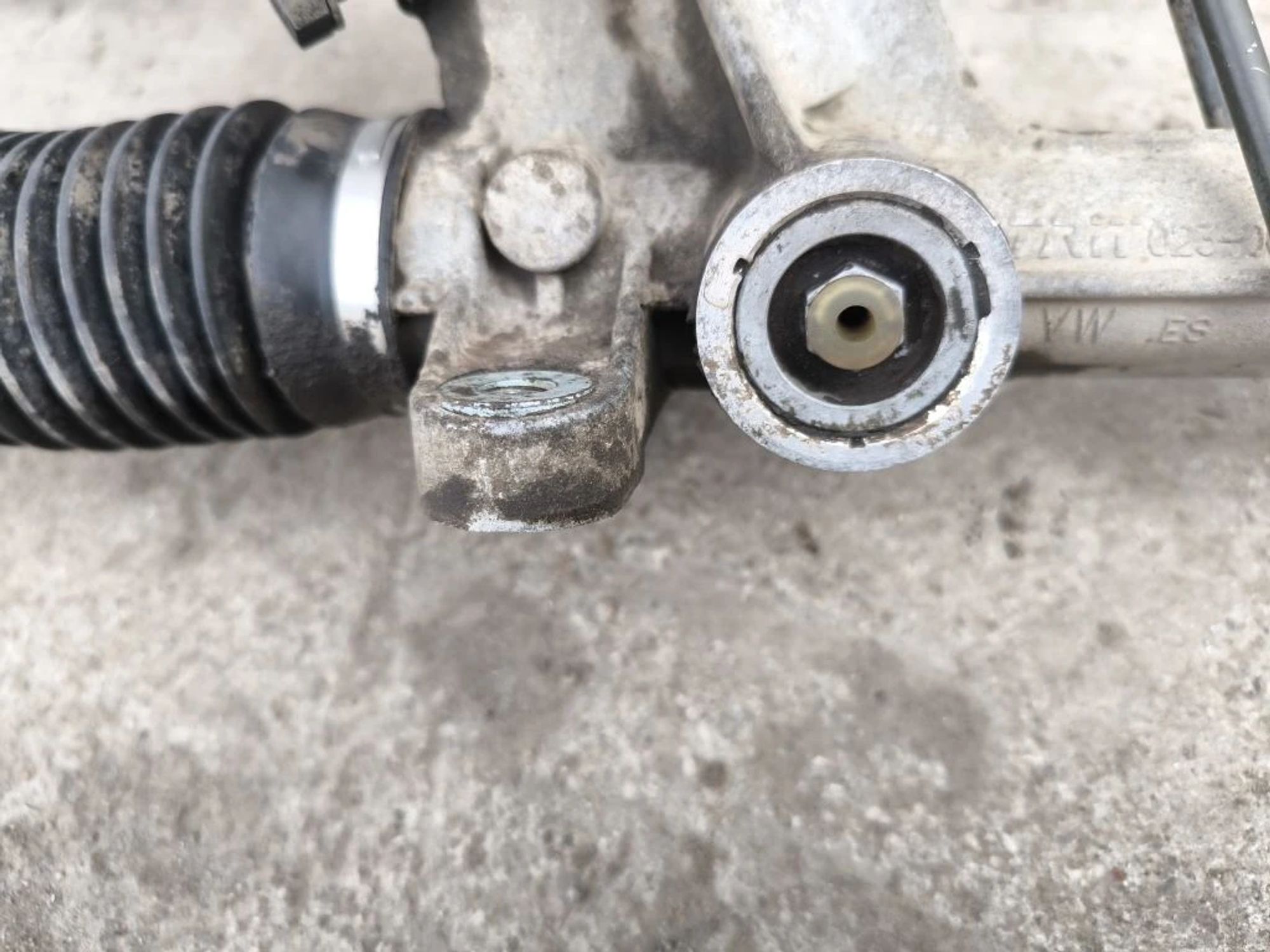 https://ycs.partsauto.market/partsauto-images/thmbs/userImages/d89d66a30f14dbad161fb7a986aa0fe5/part/a0ccd148-59f5-4e9d-b1b5-1bd54e7c493e_1776668498359.jpg