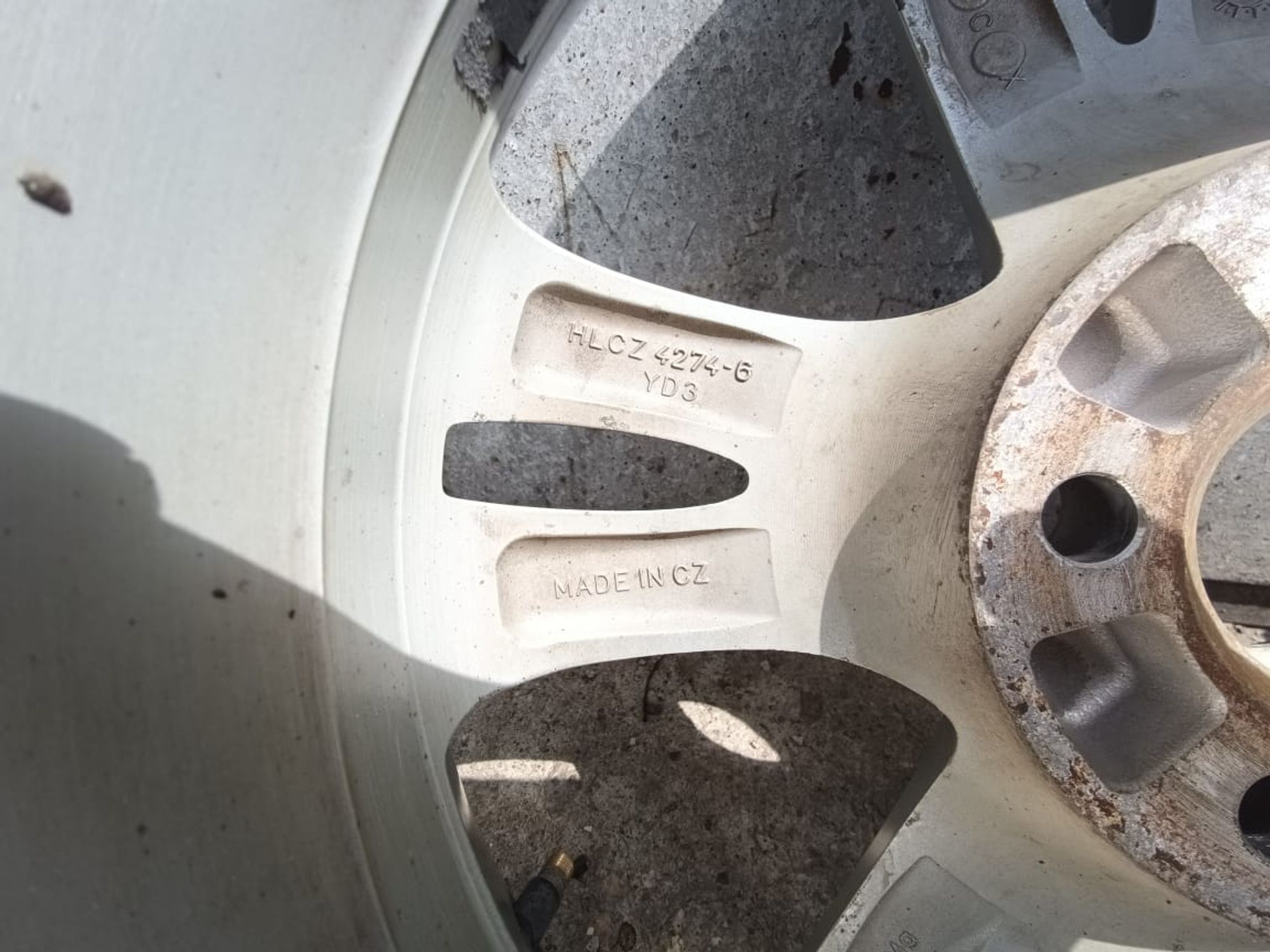 https://ycs.partsauto.market/partsauto-images/thmbs/userImages/d89d66a30f14dbad161fb7a986aa0fe5/part/a14042d8-f5c9-42c8-8d29-b84d3397641b_1719485951587.jpg
