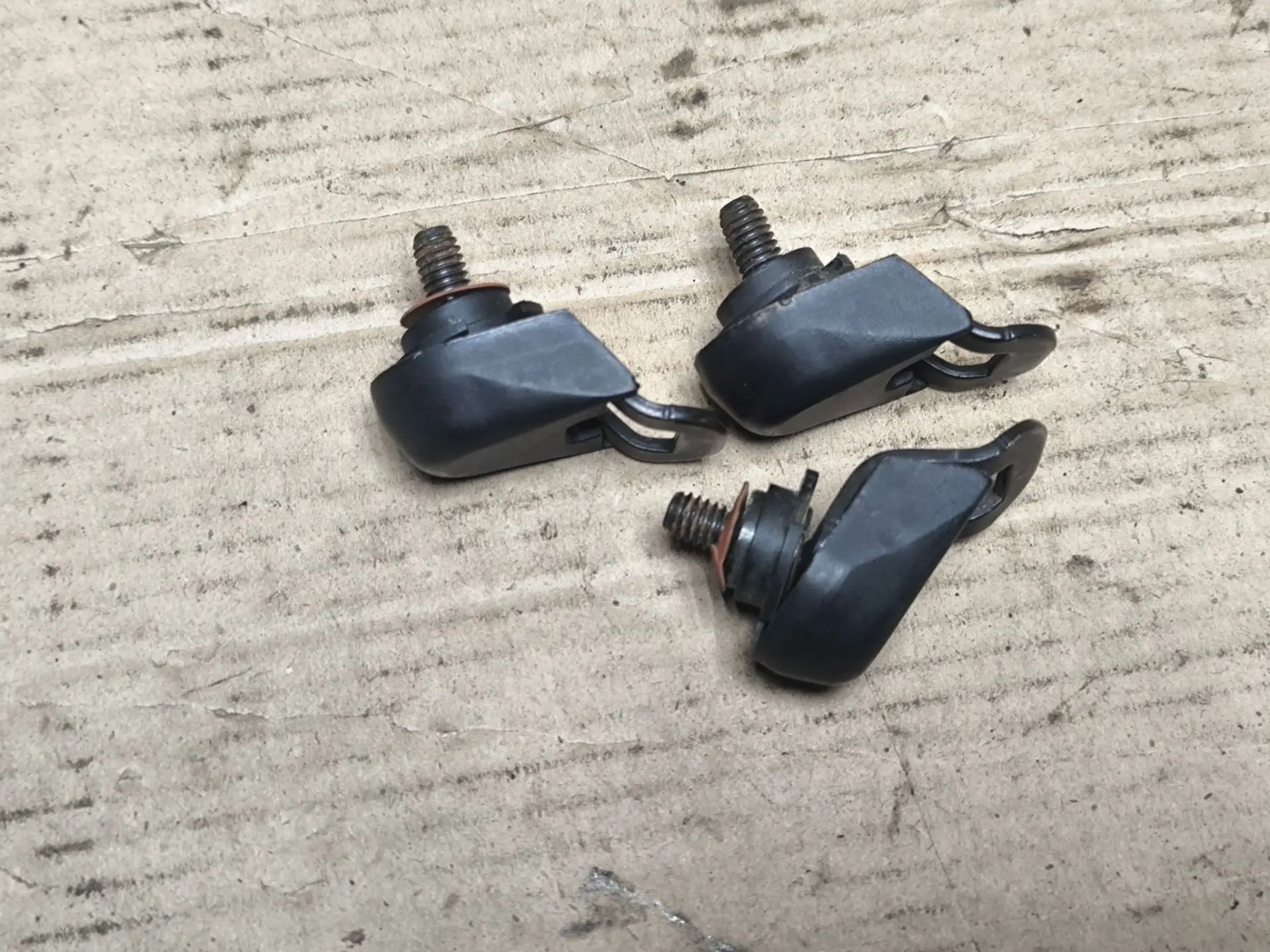 https://ycs.partsauto.market/partsauto-images/thmbs/userImages/d89d66a30f14dbad161fb7a986aa0fe5/part/a215b0c7-56dc-46d4-b23d-4e3d30163be4_1784473892255.jpg
