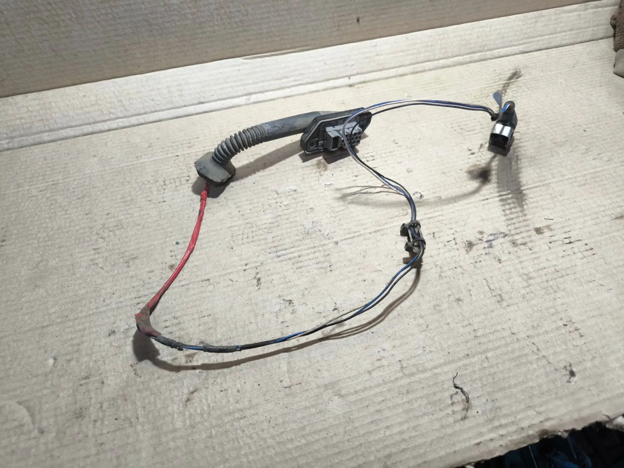 https://ycs.partsauto.market/partsauto-images/thmbs/userImages/d89d66a30f14dbad161fb7a986aa0fe5/part/a33c679f-d770-4229-9c77-48c4e153fe09_1781802514018.jpg