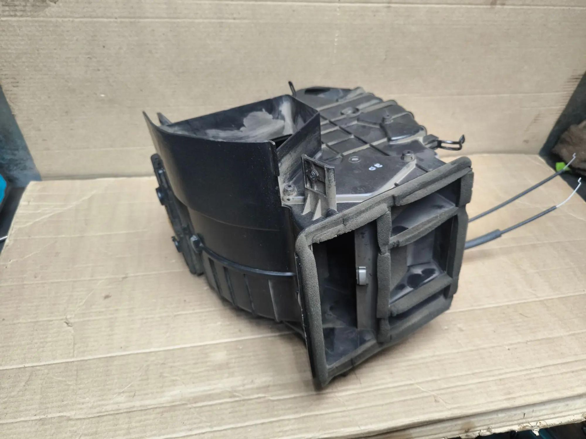 https://ycs.partsauto.market/partsauto-images/thmbs/userImages/d89d66a30f14dbad161fb7a986aa0fe5/part/a40b9521-8f85-40c5-af4c-769a141733c4_1786261595983.jpg