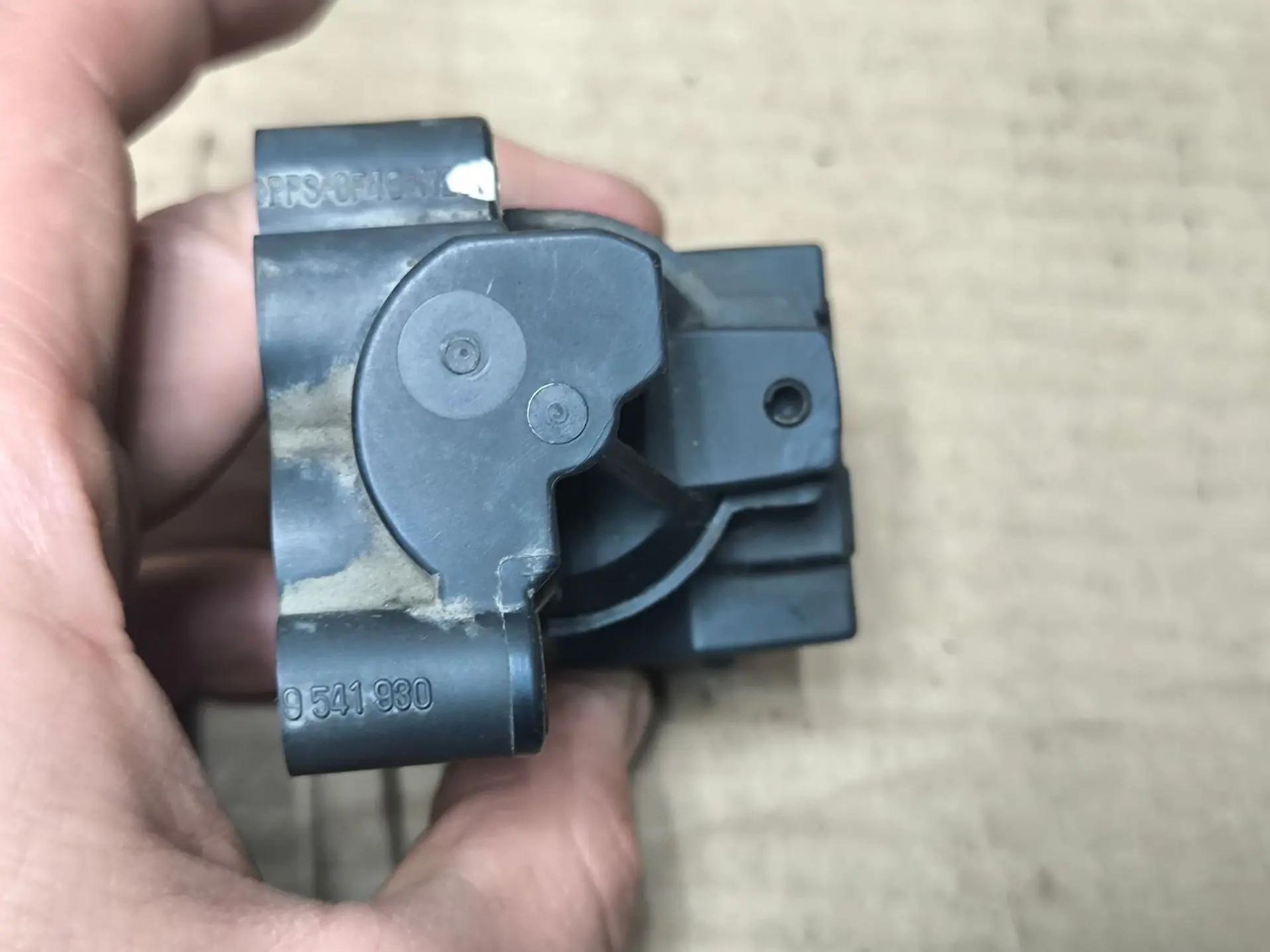 https://ycs.partsauto.market/partsauto-images/thmbs/userImages/d89d66a30f14dbad161fb7a986aa0fe5/part/a4cd43a4-478c-440c-b05a-8cf3c40bea30_1786976600949.jpg