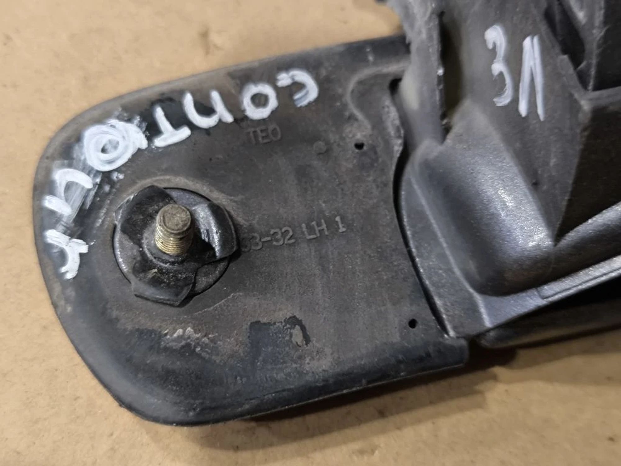 https://ycs.partsauto.market/partsauto-images/thmbs/userImages/d89d66a30f14dbad161fb7a986aa0fe5/part/a59b697d-d3a4-4436-9bea-4edab297924c_1776848302859.jpg