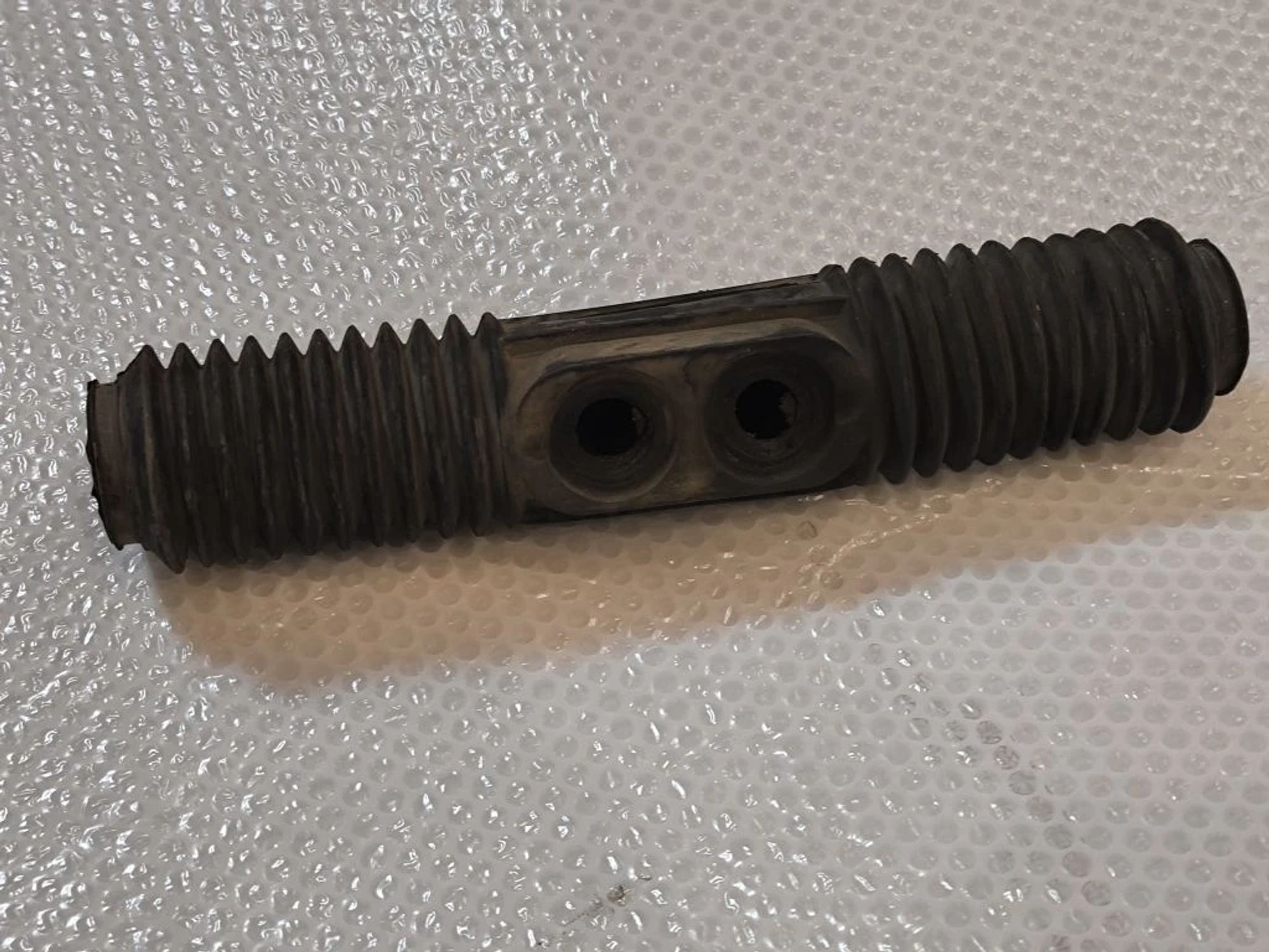 https://ycs.partsauto.market/partsauto-images/thmbs/userImages/d89d66a30f14dbad161fb7a986aa0fe5/part/a5f0da3e-eb14-4b4b-8318-753e35b3e131_1777355853972.jpg