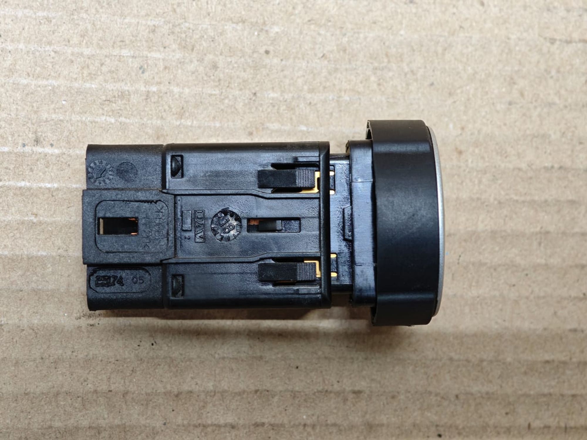 https://ycs.partsauto.market/partsauto-images/thmbs/userImages/d89d66a30f14dbad161fb7a986aa0fe5/part/a7401873-f67f-4082-8f5c-f1b074eb09c9_1766122761873.jpg