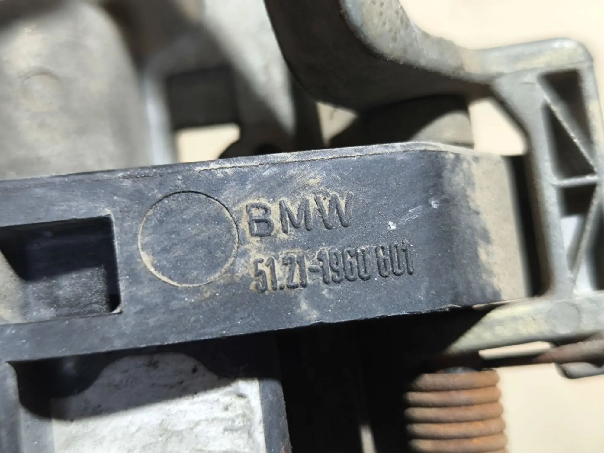 https://ycs.partsauto.market/partsauto-images/thmbs/userImages/d89d66a30f14dbad161fb7a986aa0fe5/part/a8a51e68-97b8-495e-82e6-5f731f9d01a8_1783524356114.jpg