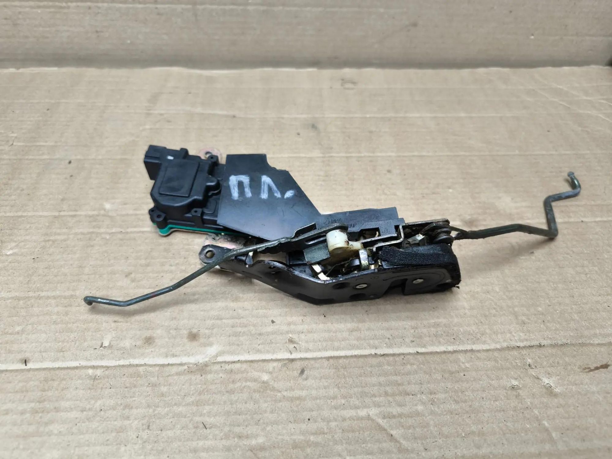 https://ycs.partsauto.market/partsauto-images/thmbs/userImages/d89d66a30f14dbad161fb7a986aa0fe5/part/a8ed3648-e1cc-4484-ac66-f6f9d8dcd292_1785570263496.jpg