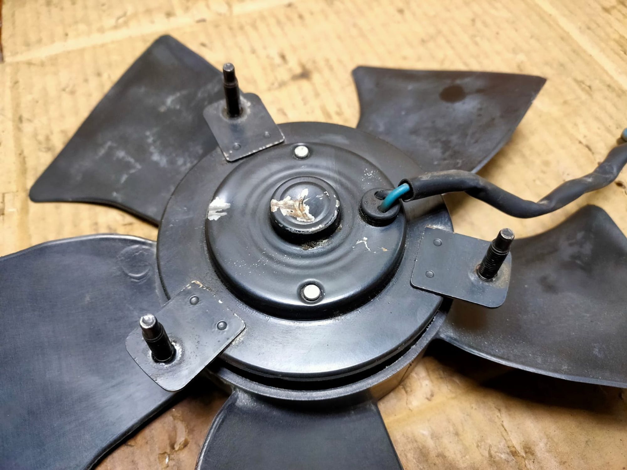 https://ycs.partsauto.market/partsauto-images/thmbs/userImages/d89d66a30f14dbad161fb7a986aa0fe5/part/a8f00010-4c68-4bc7-b2c9-3da10f5735b8_1733240837253.jpg