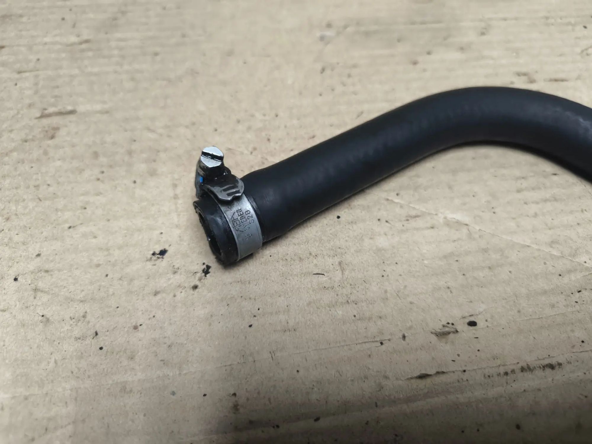 https://ycs.partsauto.market/partsauto-images/thmbs/userImages/d89d66a30f14dbad161fb7a986aa0fe5/part/a94664b6-cb28-4415-a8d4-ebaffa5e0883_1783527092567.jpg