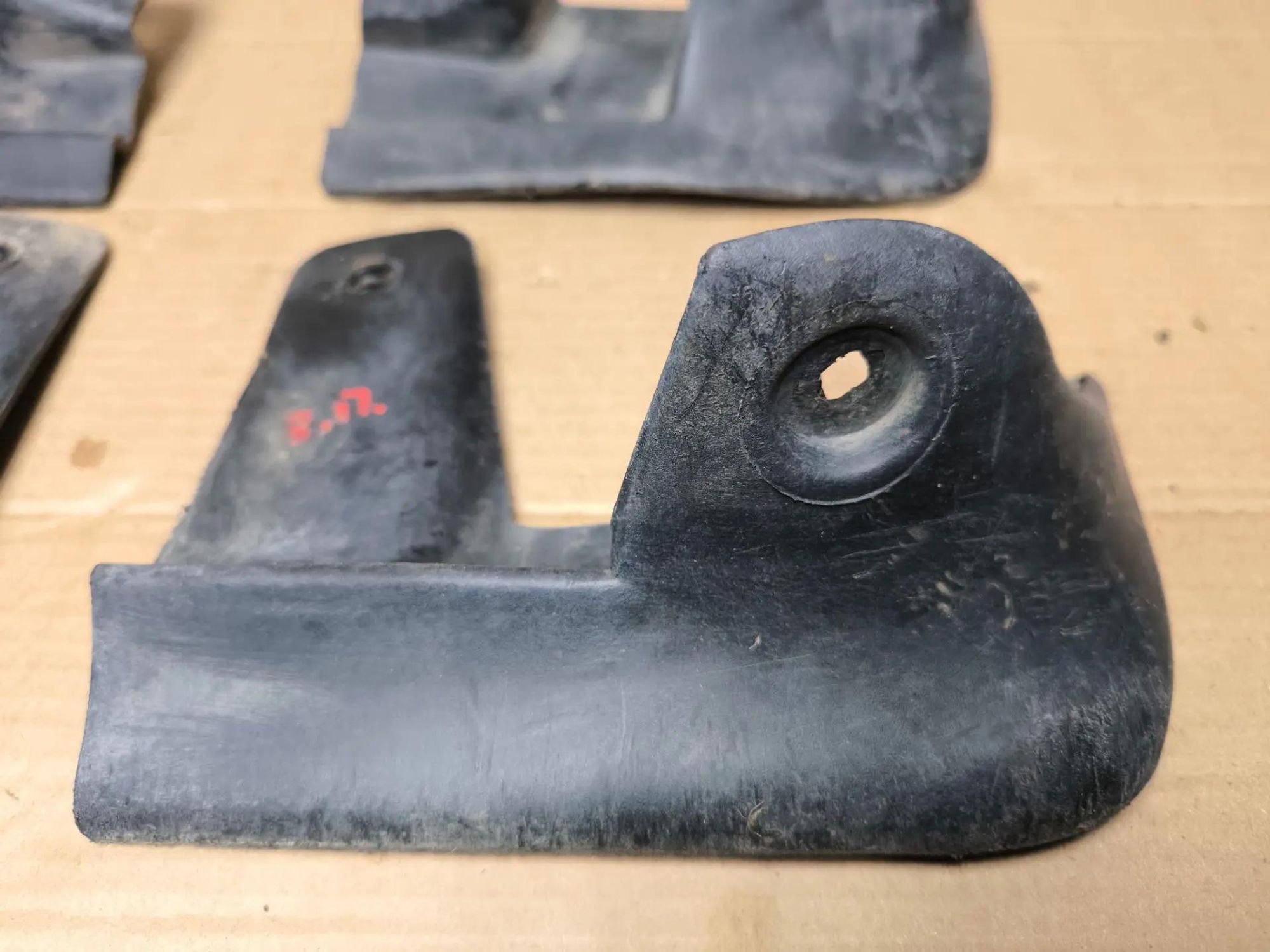 https://ycs.partsauto.market/partsauto-images/thmbs/userImages/d89d66a30f14dbad161fb7a986aa0fe5/part/a97915ae-890b-40de-a23f-6c4085174645_1785570081311.jpg