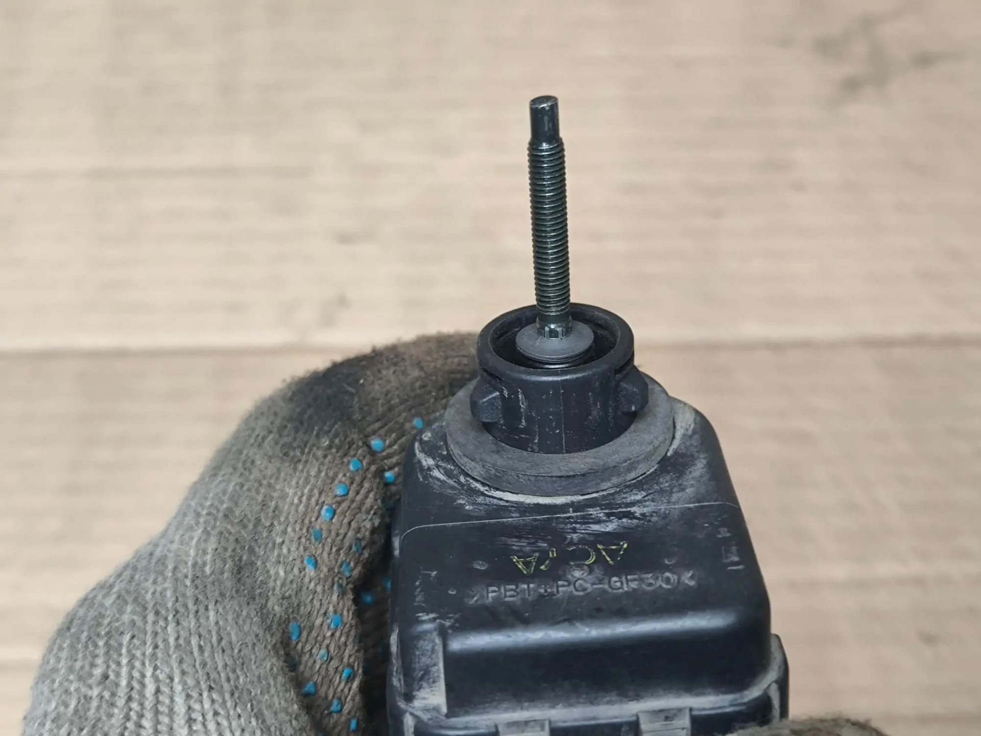 https://ycs.partsauto.market/partsauto-images/thmbs/userImages/d89d66a30f14dbad161fb7a986aa0fe5/part/acf896d4-89a1-456e-80b8-7f929b0559f1_1785561867798.jpg