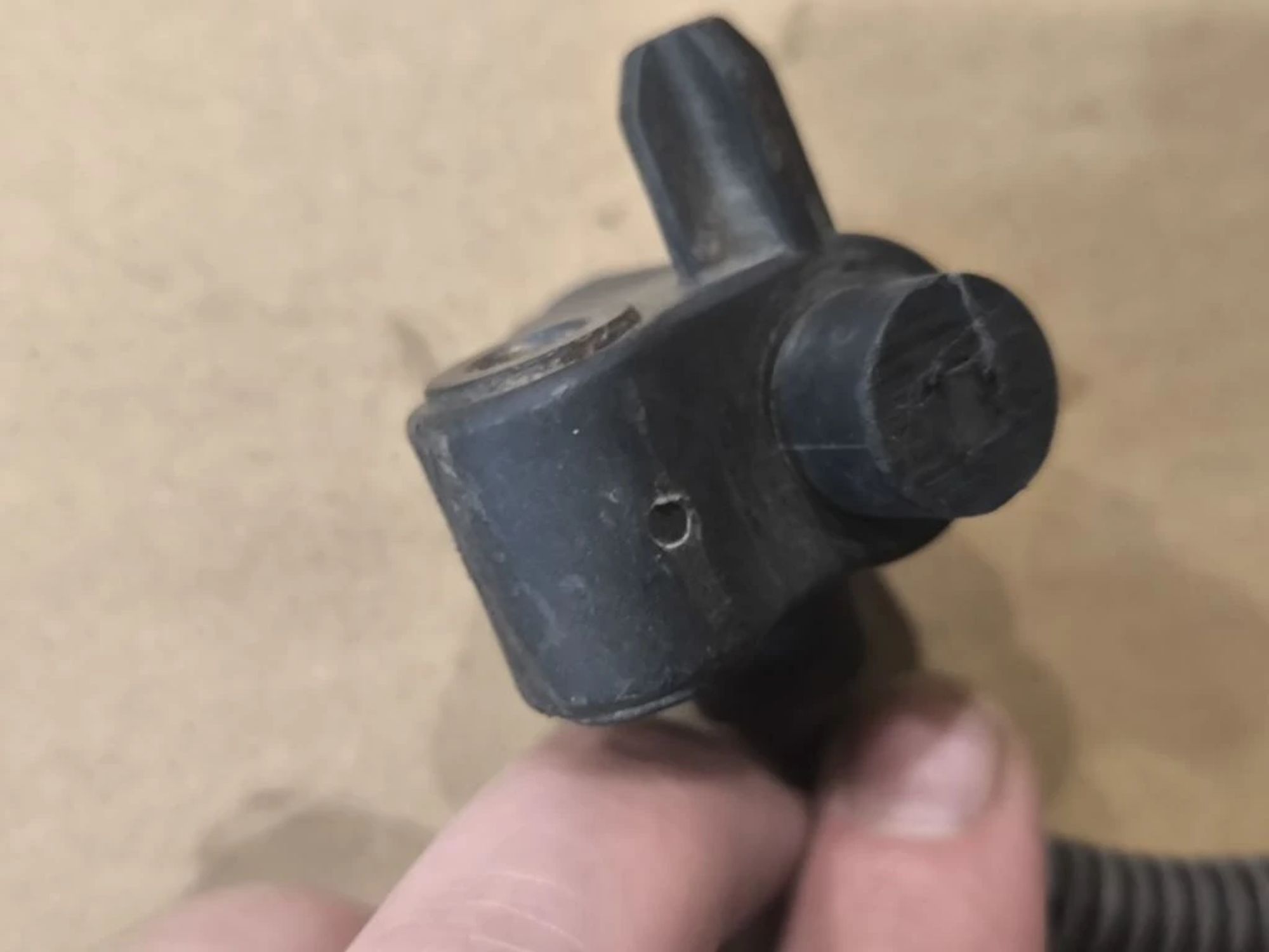 https://ycs.partsauto.market/partsauto-images/thmbs/userImages/d89d66a30f14dbad161fb7a986aa0fe5/part/ad302c3a-bdb8-4f8c-ab09-72ddde2c1b70_1776753205005.jpg