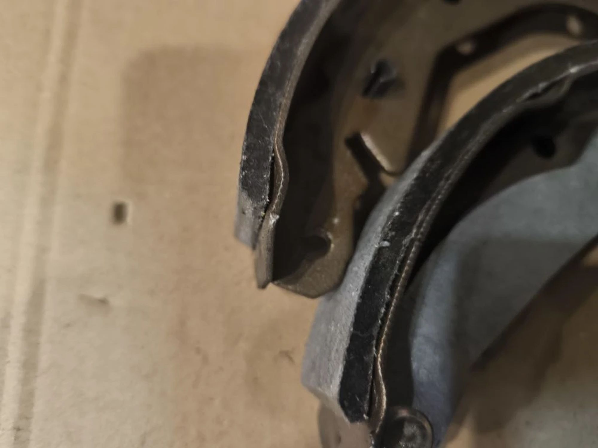 https://ycs.partsauto.market/partsauto-images/thmbs/userImages/d89d66a30f14dbad161fb7a986aa0fe5/part/adf1ff08-83ab-4635-b28f-38264eaad706_1776751933725.jpg