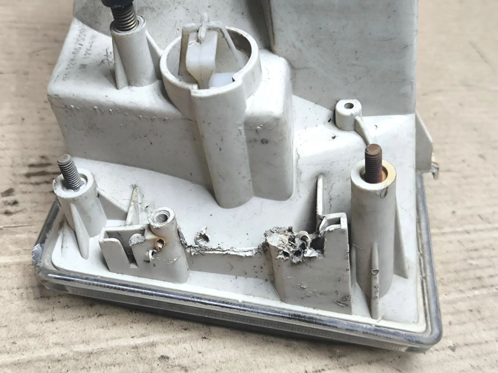https://ycs.partsauto.market/partsauto-images/thmbs/userImages/d89d66a30f14dbad161fb7a986aa0fe5/part/ae3df7d3-3026-4704-8764-4e0baab3f6b5_1783856411526.jpg