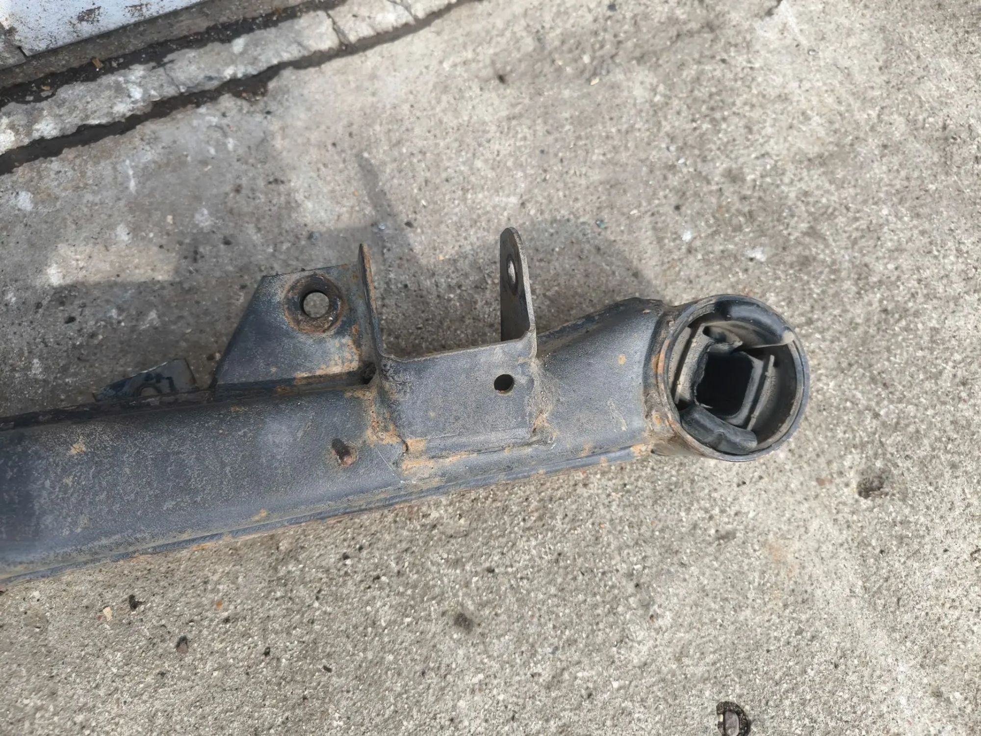 https://ycs.partsauto.market/partsauto-images/thmbs/userImages/d89d66a30f14dbad161fb7a986aa0fe5/part/ae5ac0e9-09b0-4e1f-b7ec-f73c5f1e0600_1783528866867.jpg