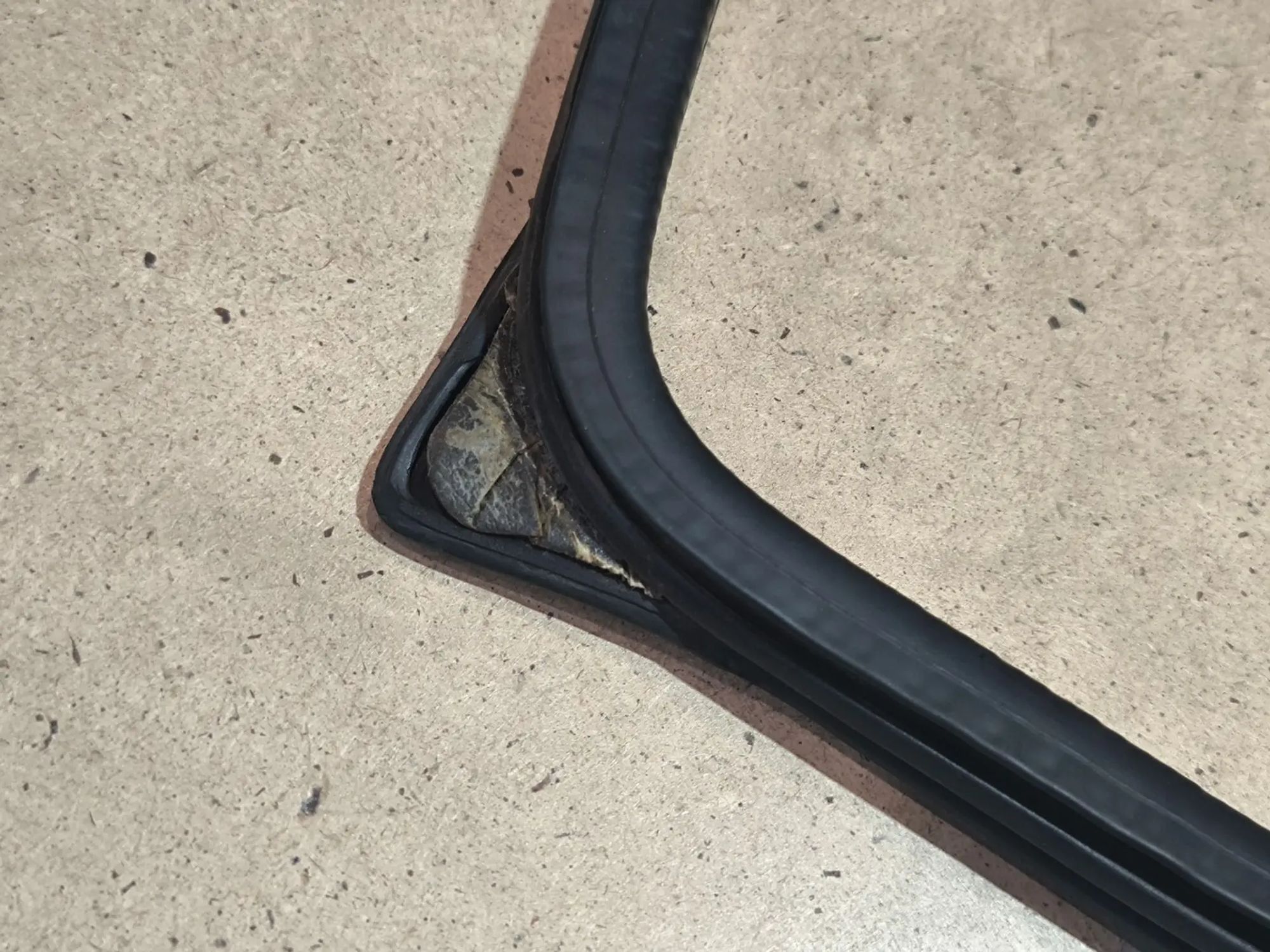 https://ycs.partsauto.market/partsauto-images/thmbs/userImages/d89d66a30f14dbad161fb7a986aa0fe5/part/ae7fe362-8e72-4931-9ca3-db4fe4d6b9dc_1785562630175.jpg