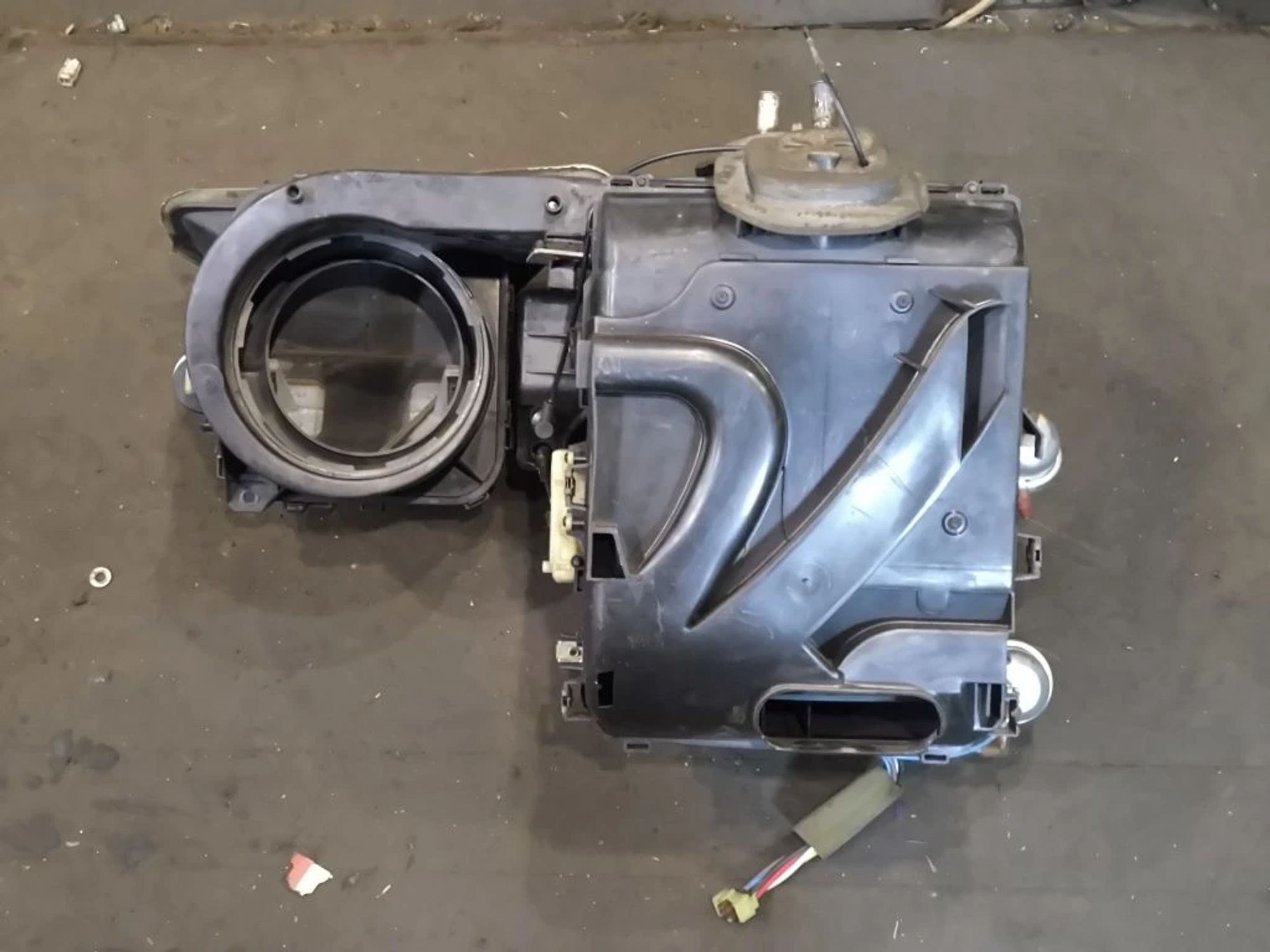 https://ycs.partsauto.market/partsauto-images/thmbs/userImages/d89d66a30f14dbad161fb7a986aa0fe5/part/af90b7de-32f0-4785-871a-b40d9c4c41c9_1776759966114.jpg