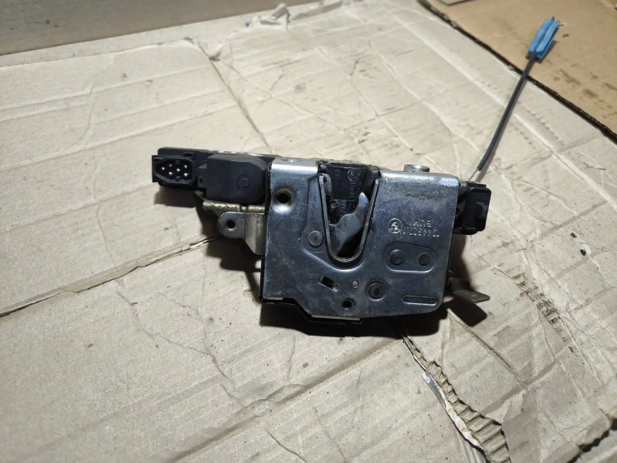 https://ycs.partsauto.market/partsauto-images/thmbs/userImages/d89d66a30f14dbad161fb7a986aa0fe5/part/b08d0f2e-8e8d-4c12-b9c1-a11db33cd449_1782880356291.jpg
