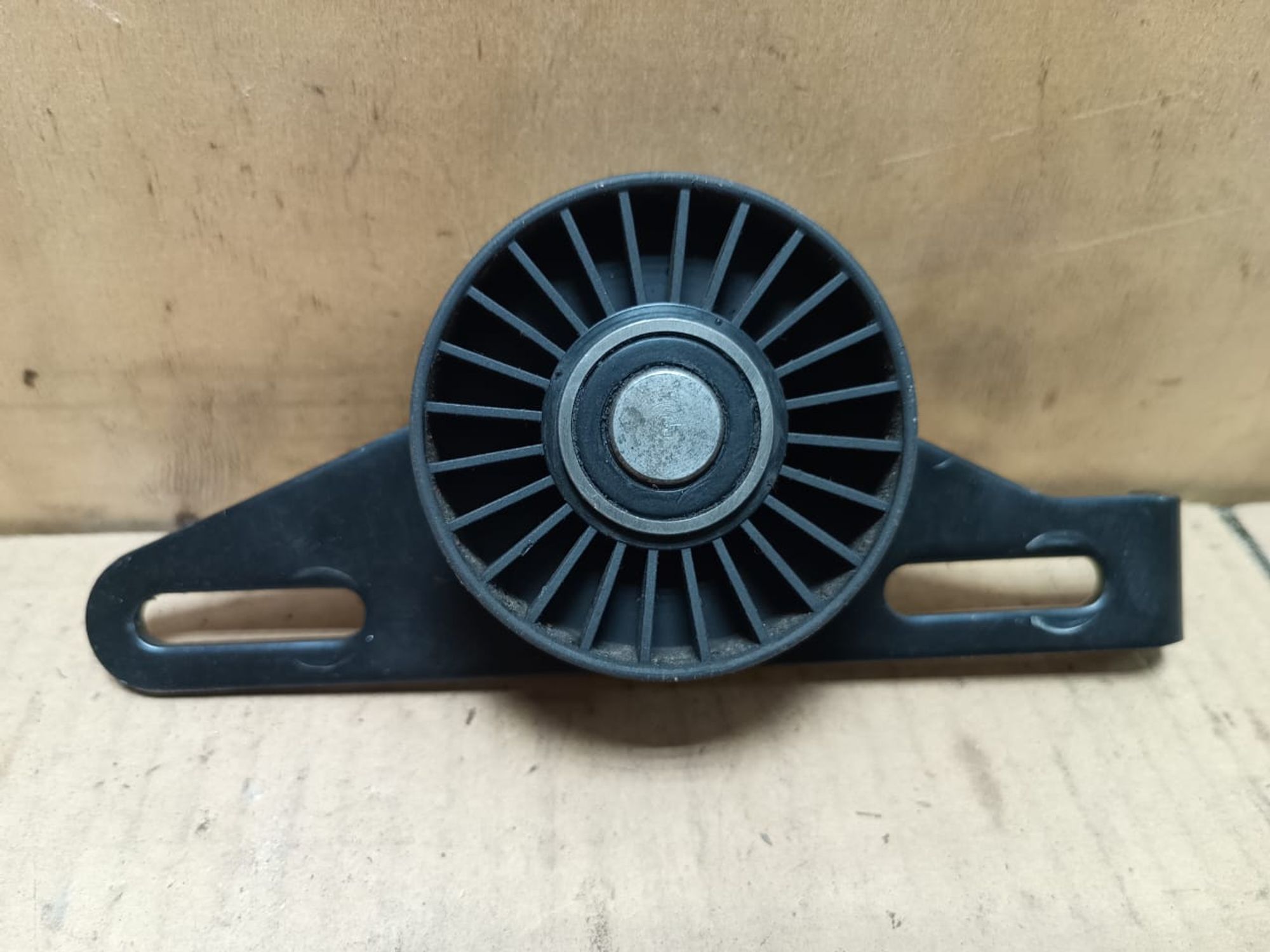 https://ycs.partsauto.market/partsauto-images/thmbs/userImages/d89d66a30f14dbad161fb7a986aa0fe5/part/b154762d-6b52-4093-a0a1-56f5a941fc5c_1739176660911.jpg