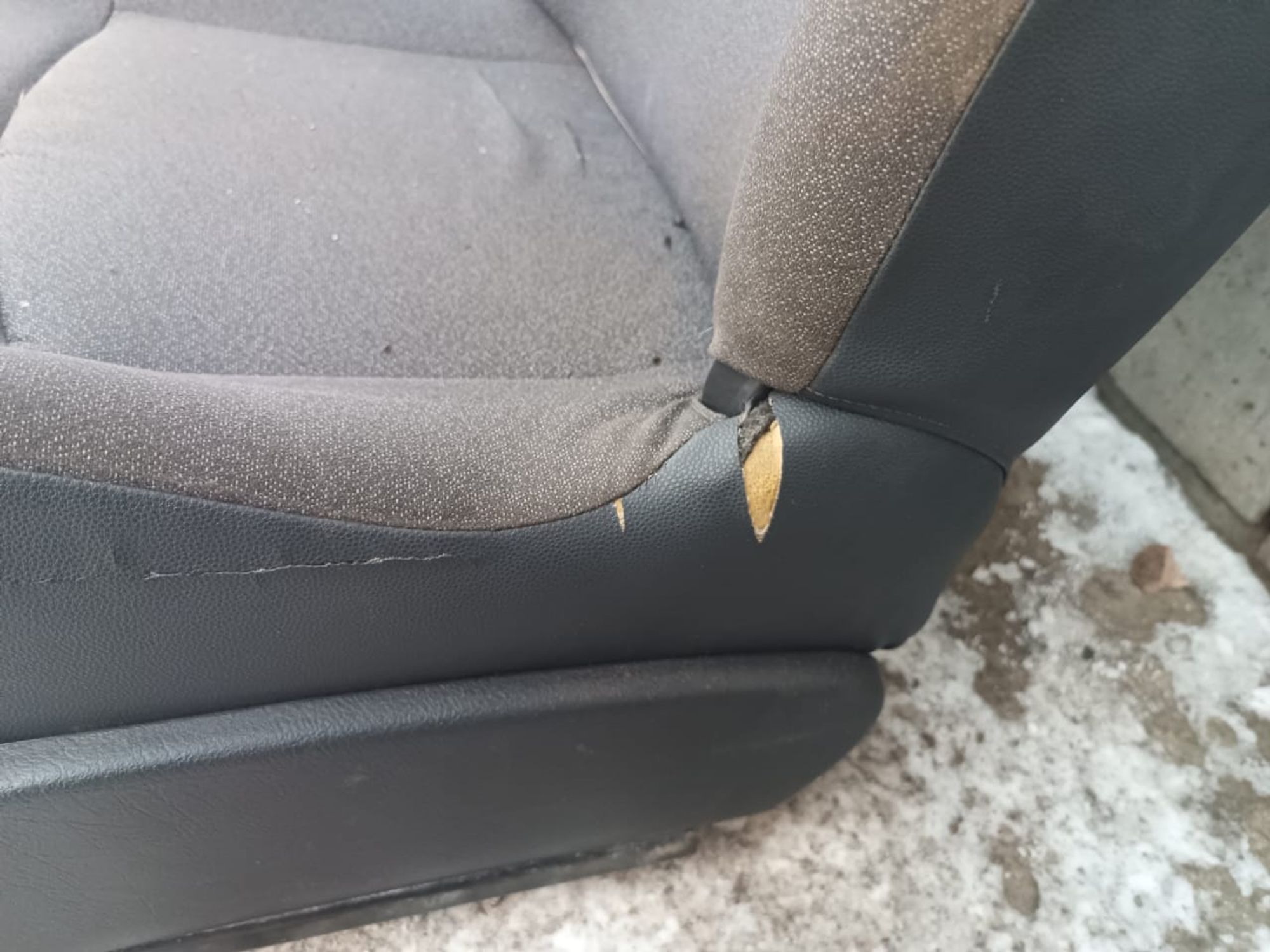 https://ycs.partsauto.market/partsauto-images/thmbs/userImages/d89d66a30f14dbad161fb7a986aa0fe5/part/b16a9c13-9ded-4e82-95ba-8cbb80fc3d66_1735301208523.jpg