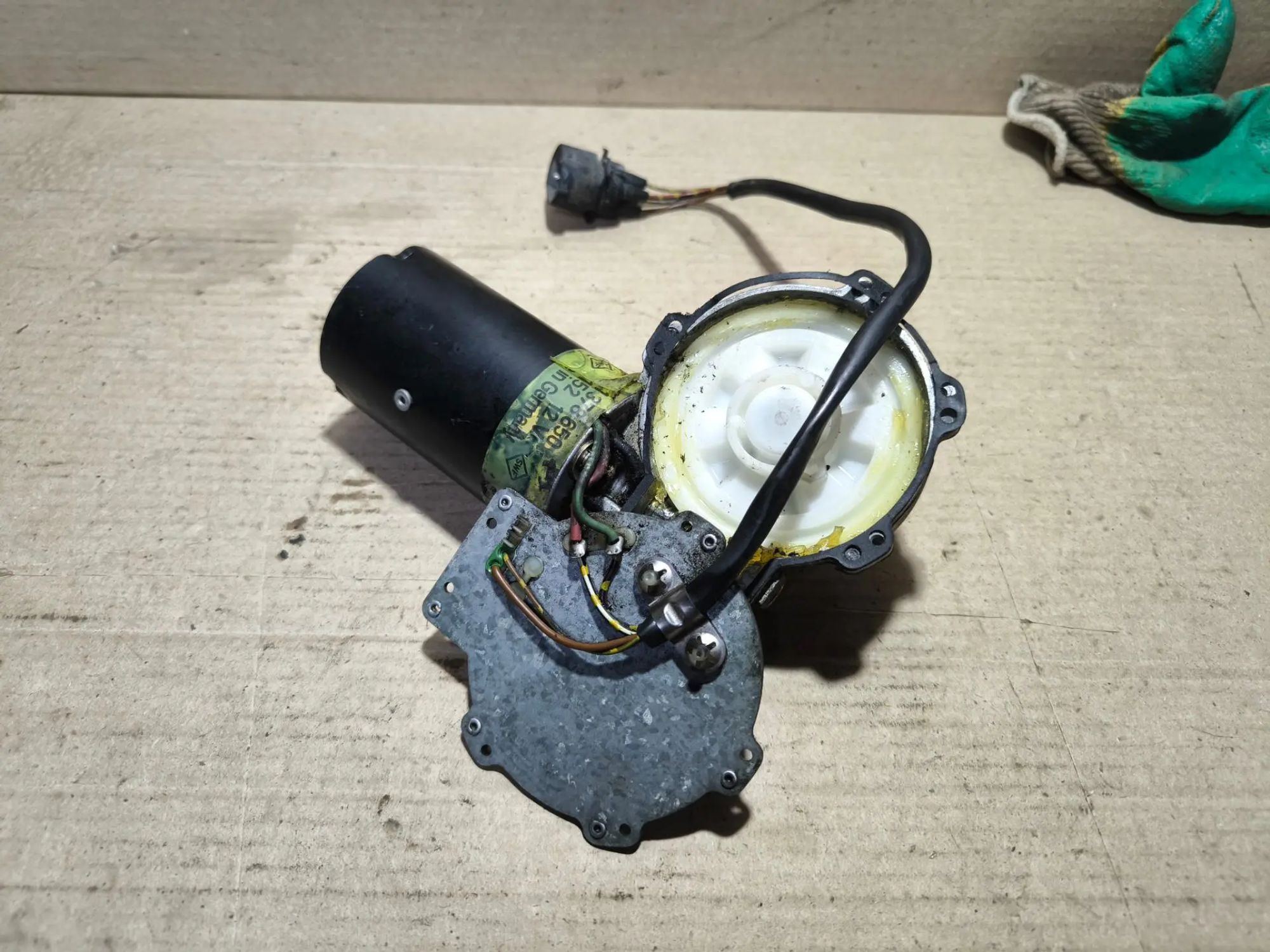 https://ycs.partsauto.market/partsauto-images/thmbs/userImages/d89d66a30f14dbad161fb7a986aa0fe5/part/b1856e4c-d61d-418e-a407-d47d77c9e0a5_1783521526303.jpg