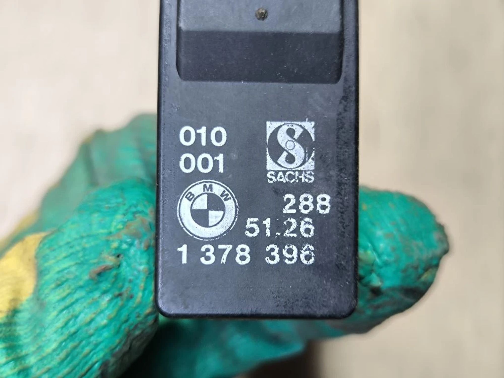 https://ycs.partsauto.market/partsauto-images/thmbs/userImages/d89d66a30f14dbad161fb7a986aa0fe5/part/b28611db-8039-4983-9515-5029e797f596_1780573981260.jpg
