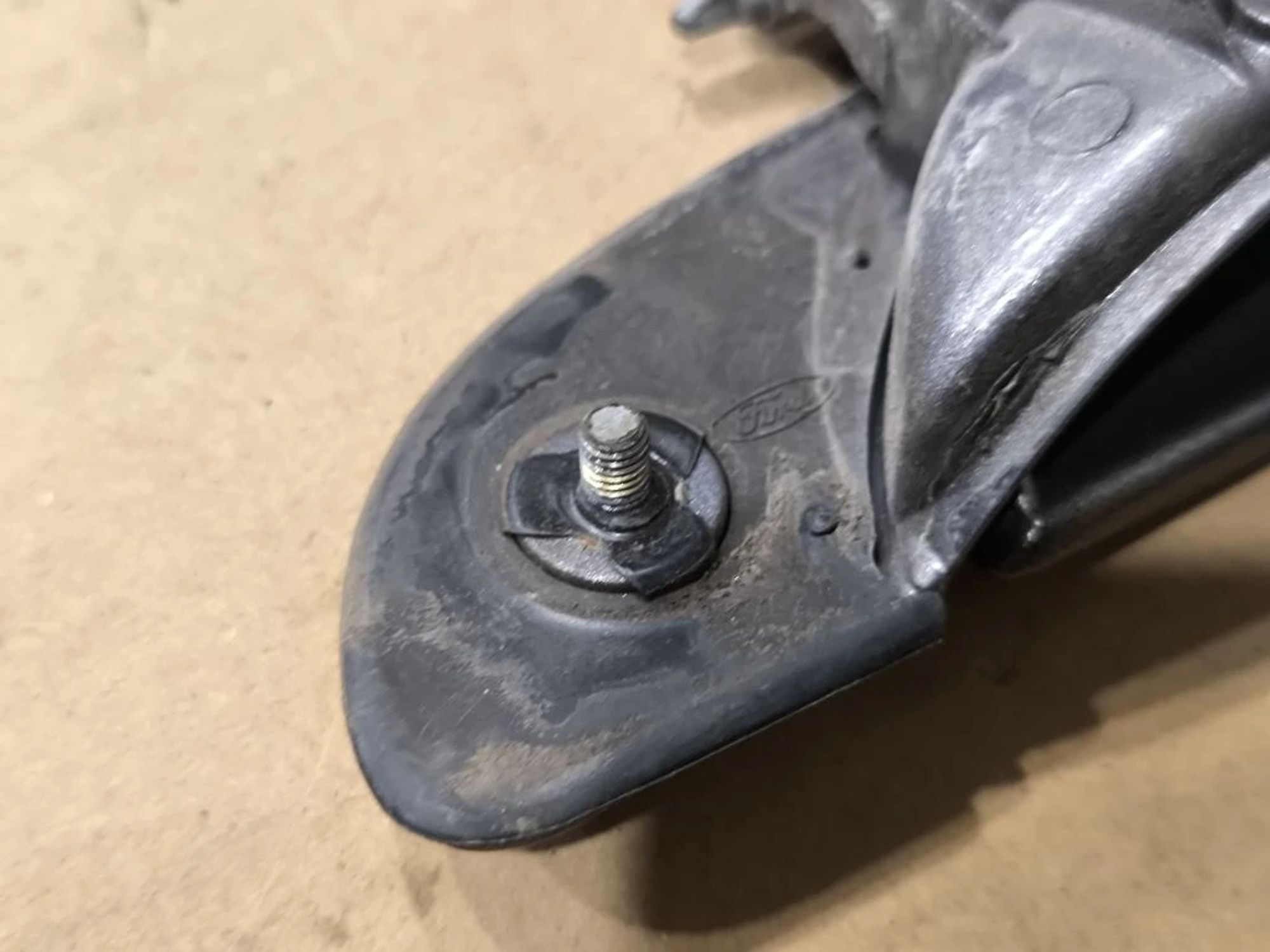 https://ycs.partsauto.market/partsauto-images/thmbs/userImages/d89d66a30f14dbad161fb7a986aa0fe5/part/b3c3b5ed-3f20-44c7-a600-78670d04a2b4_1776848349915.jpg