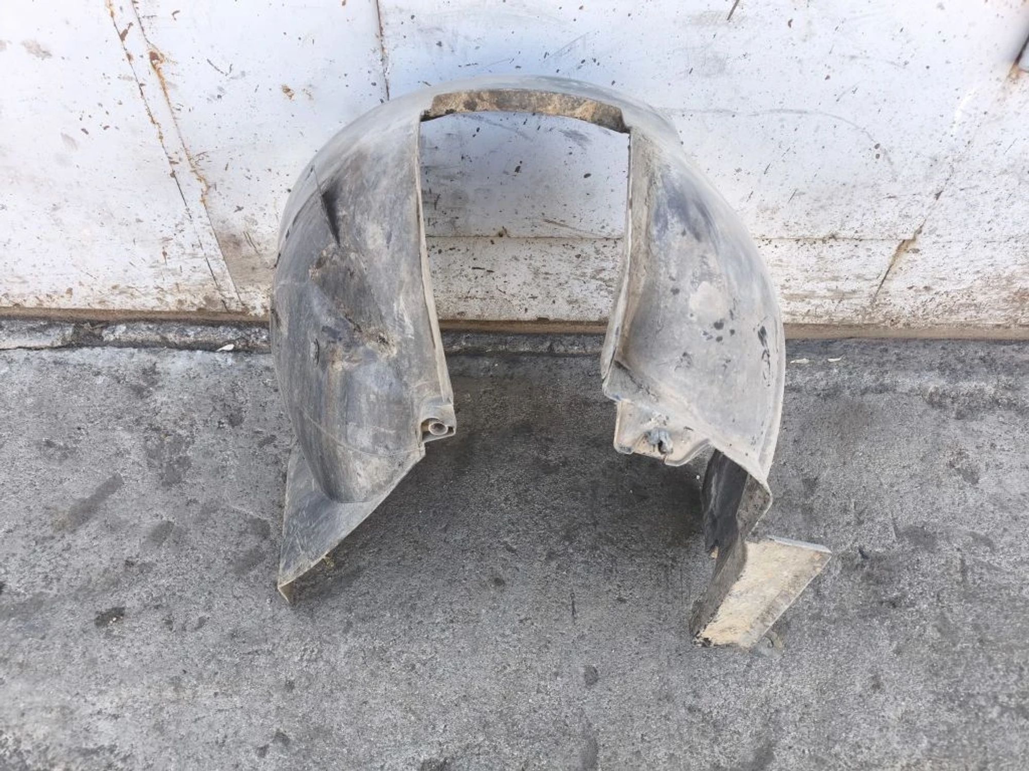 https://ycs.partsauto.market/partsauto-images/thmbs/userImages/d89d66a30f14dbad161fb7a986aa0fe5/part/b3d4d8d4-db20-4161-864c-e7679a8f6fcc_1776405090568.jpg