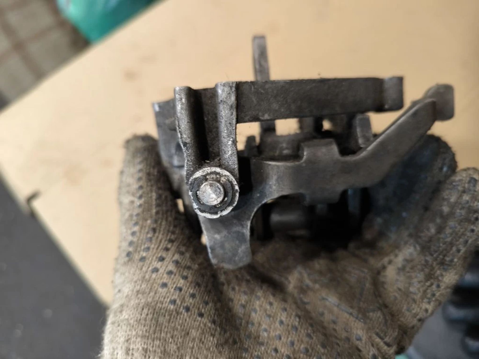 https://ycs.partsauto.market/partsauto-images/thmbs/userImages/d89d66a30f14dbad161fb7a986aa0fe5/part/b4b80693-9fe0-410f-87f9-47a4556eae2e_1776929257160.jpg