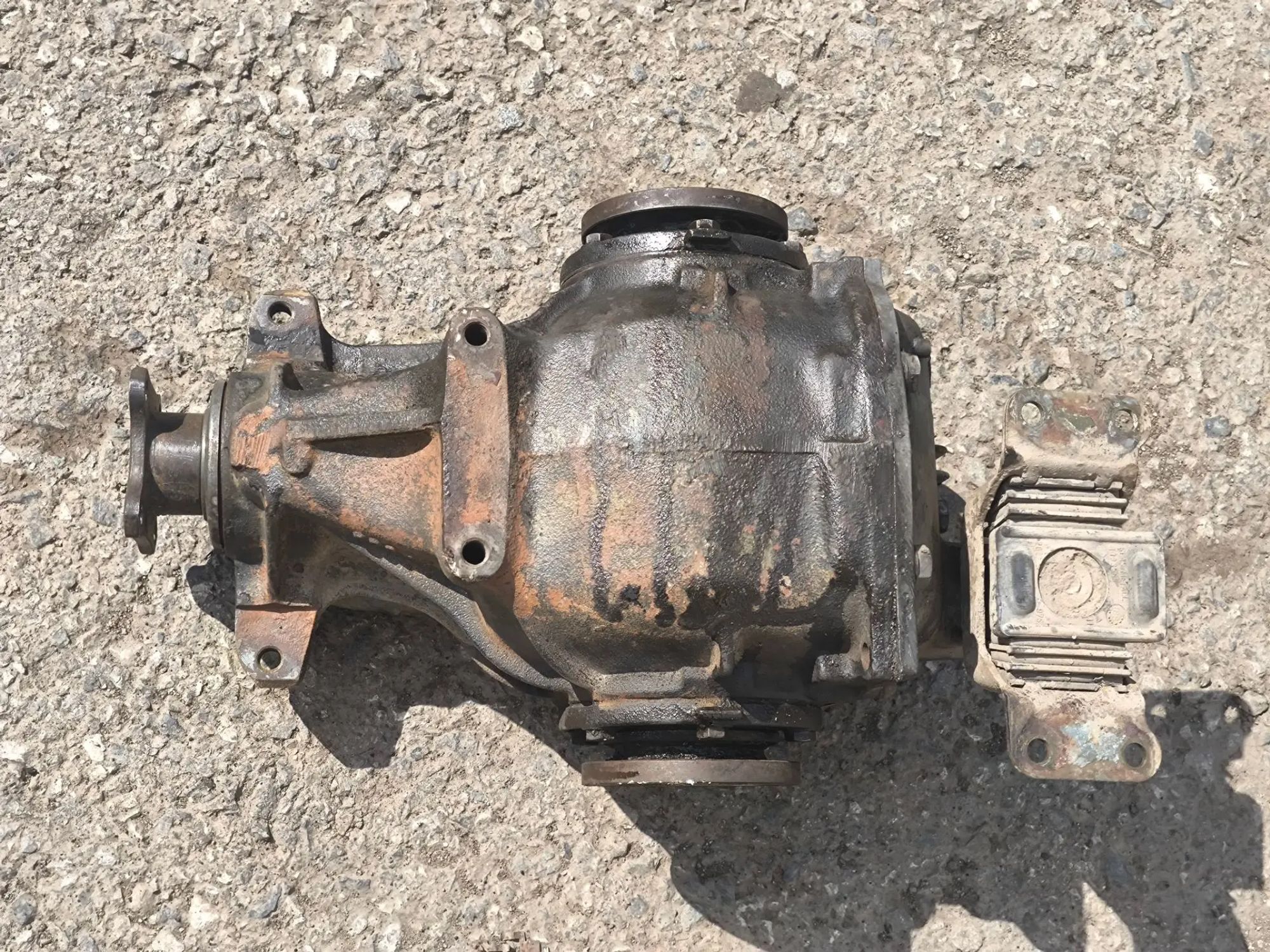 https://ycs.partsauto.market/partsauto-images/thmbs/userImages/d89d66a30f14dbad161fb7a986aa0fe5/part/b65d484c-edac-49b5-bead-cfa56bdfa3f7_1782408019123.jpg