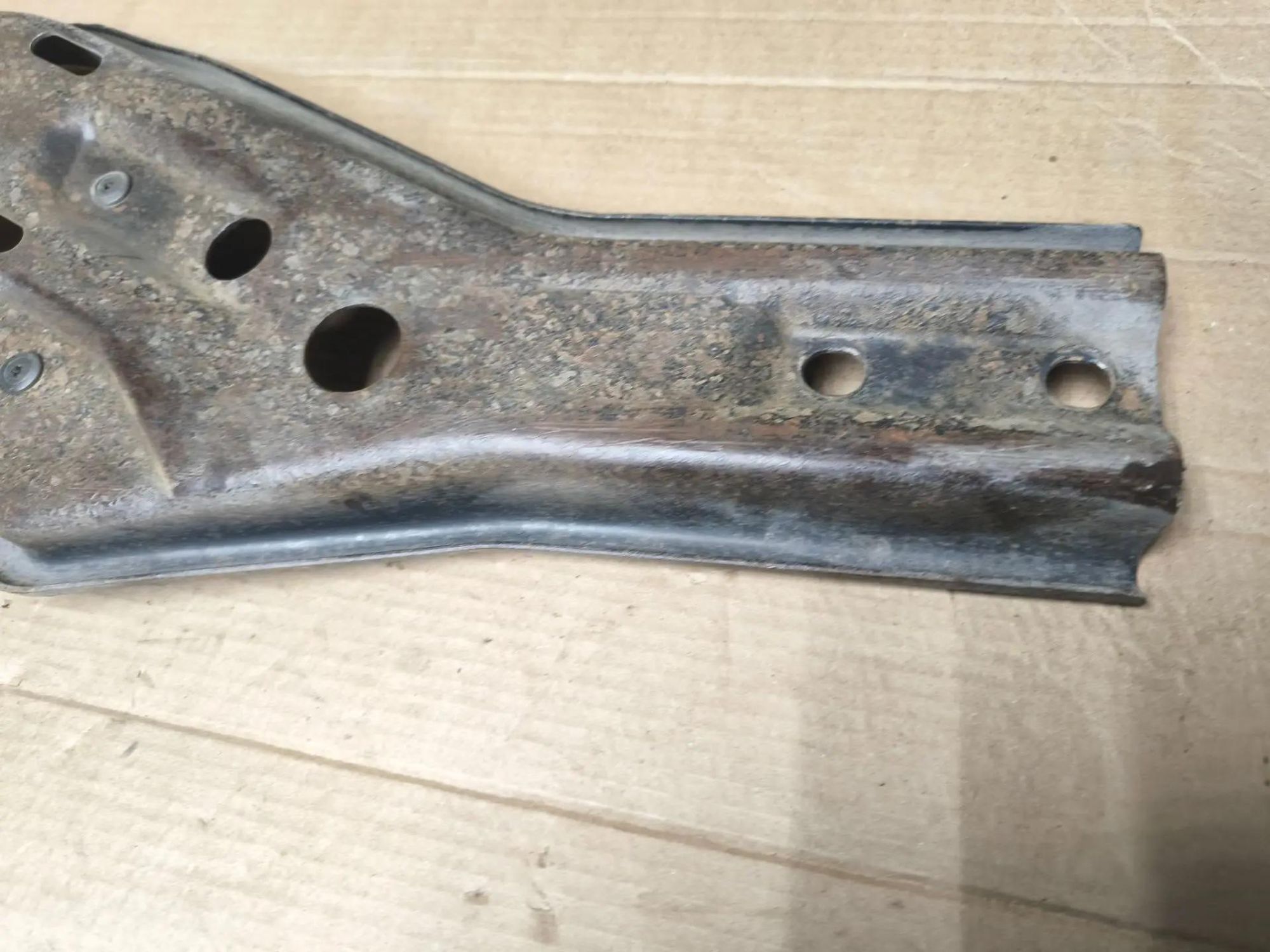 https://ycs.partsauto.market/partsauto-images/thmbs/userImages/d89d66a30f14dbad161fb7a986aa0fe5/part/b6c4ff08-7dff-41ae-80a4-2b5065124d4e_1786117180326.jpg