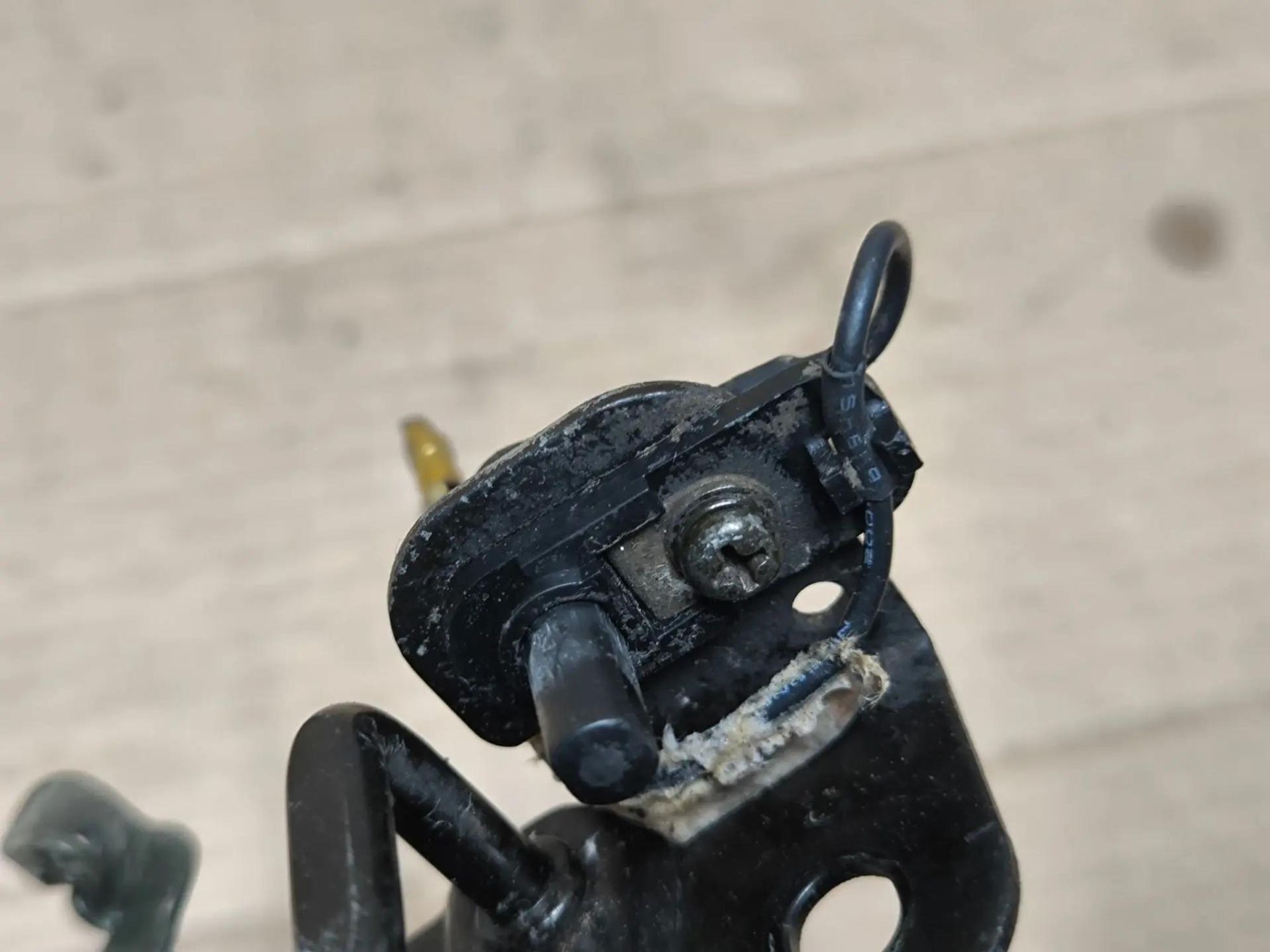 https://ycs.partsauto.market/partsauto-images/thmbs/userImages/d89d66a30f14dbad161fb7a986aa0fe5/part/b7fa706e-402a-4196-8a93-c71bd5499226_1785568024626.jpg