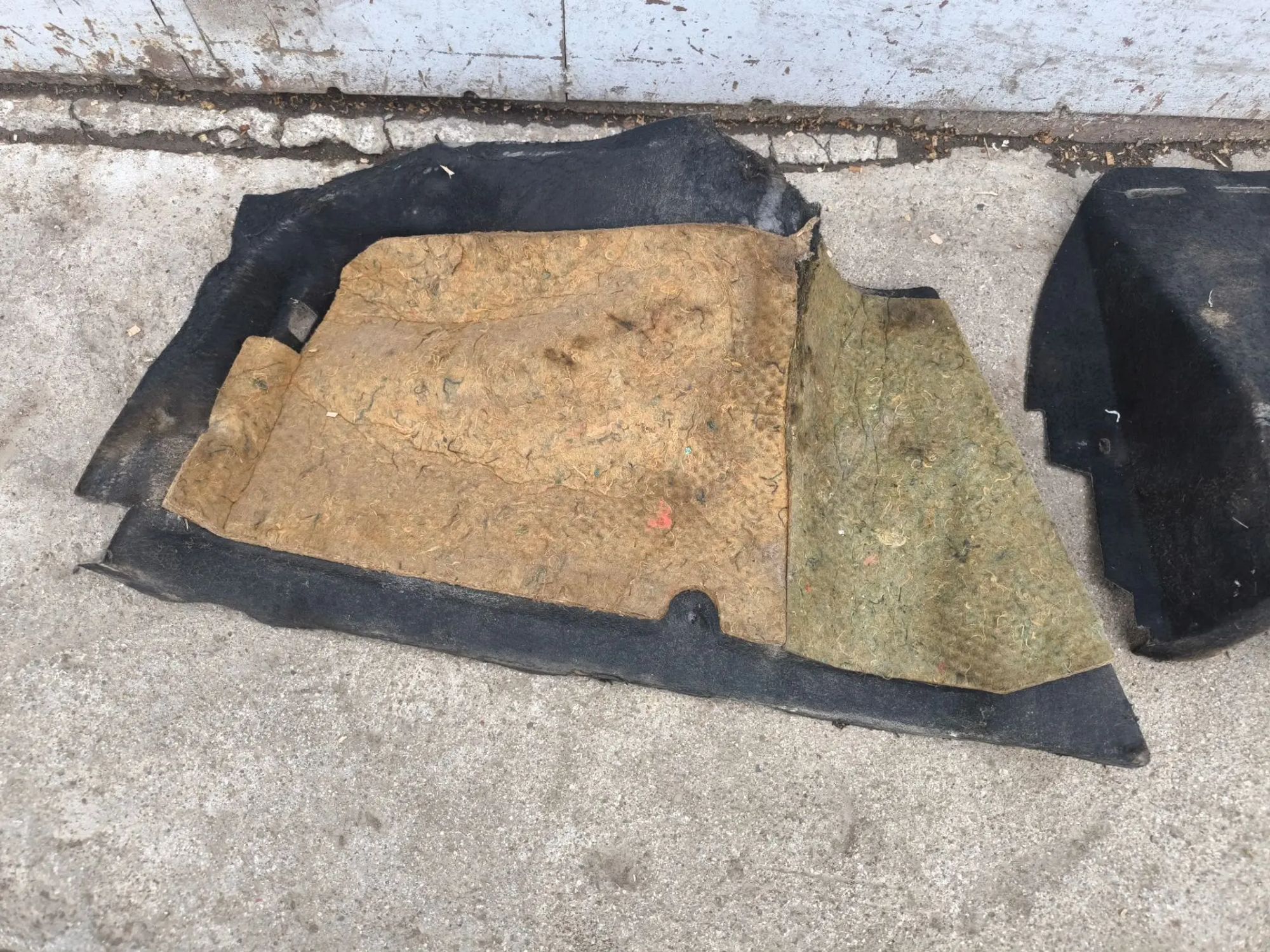 https://ycs.partsauto.market/partsauto-images/thmbs/userImages/d89d66a30f14dbad161fb7a986aa0fe5/part/b8118c06-bd28-49d4-b1d3-34e0537540b8_1781803621994.jpg