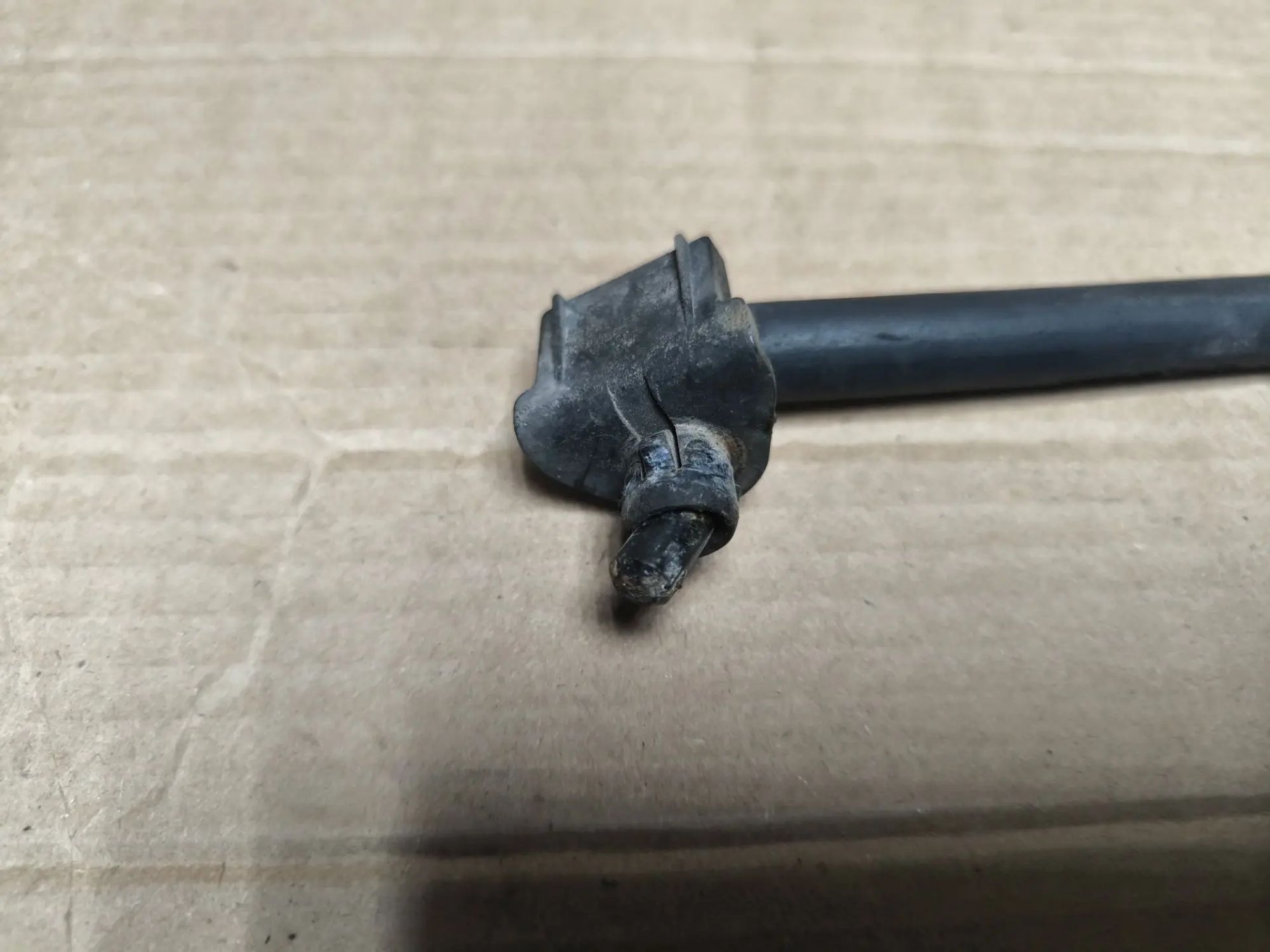 https://ycs.partsauto.market/partsauto-images/thmbs/userImages/d89d66a30f14dbad161fb7a986aa0fe5/part/b8d9868a-3e85-4d03-a8ae-5d532e29d9da_1785243730001.jpg