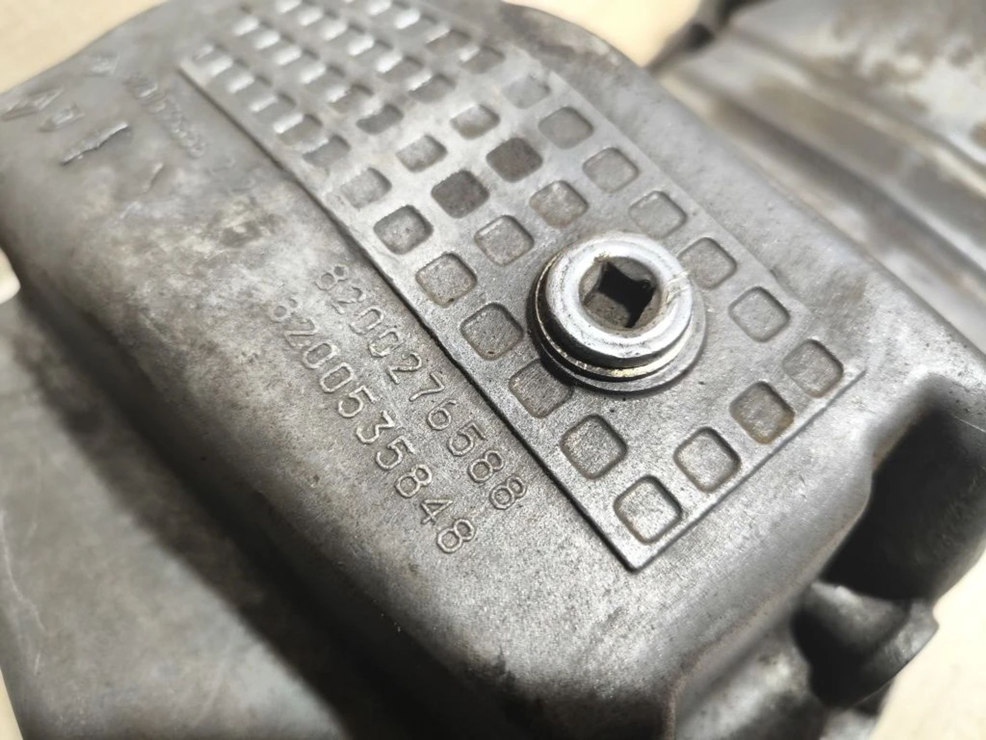 https://ycs.partsauto.market/partsauto-images/thmbs/userImages/d89d66a30f14dbad161fb7a986aa0fe5/part/b923d11c-194d-40a7-a26e-ac53490ec304_1781153089162.jpg
