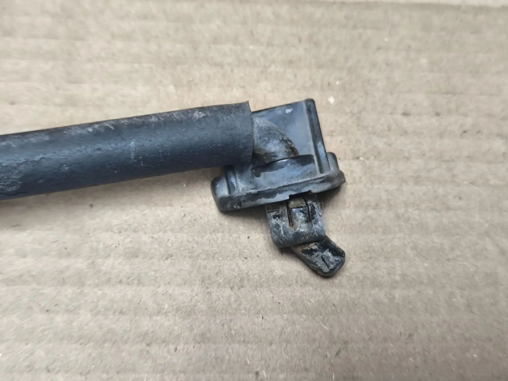 https://ycs.partsauto.market/partsauto-images/thmbs/userImages/d89d66a30f14dbad161fb7a986aa0fe5/part/ba2e837b-8b03-4599-95fe-e62e2e9946a8_1785243730017.jpg