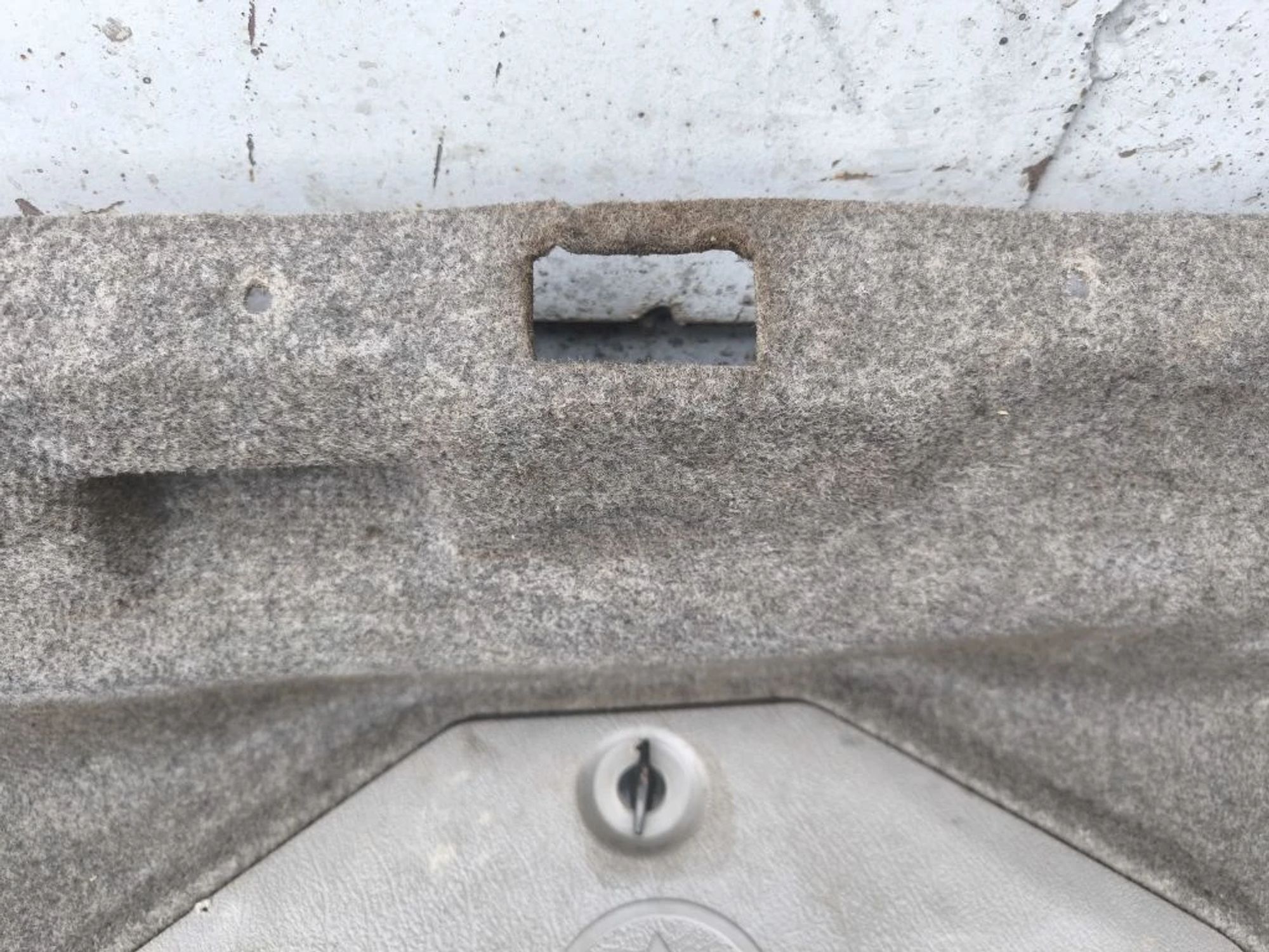 https://ycs.partsauto.market/partsauto-images/thmbs/userImages/d89d66a30f14dbad161fb7a986aa0fe5/part/babc71b9-bc0b-4c30-a77a-1208291737ef_1780572287074.jpg