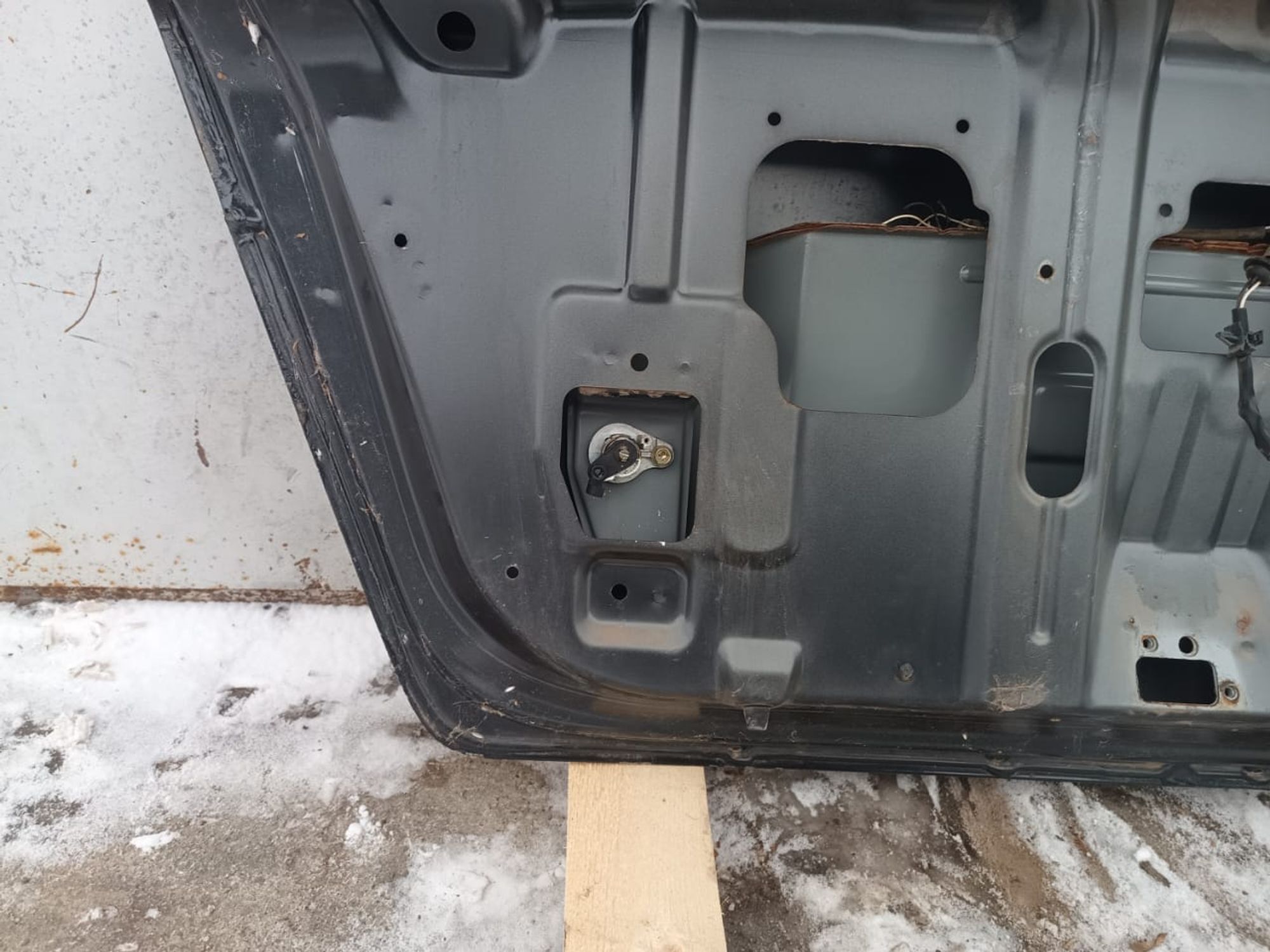 https://ycs.partsauto.market/partsauto-images/thmbs/userImages/d89d66a30f14dbad161fb7a986aa0fe5/part/bba0420a-cb28-4ef2-a8eb-2da691e3c372_1737440435554.jpg