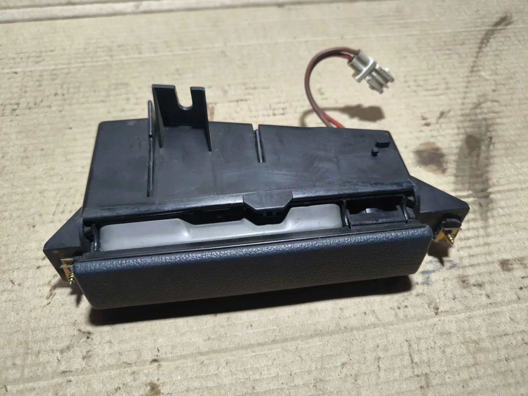 https://ycs.partsauto.market/partsauto-images/thmbs/userImages/d89d66a30f14dbad161fb7a986aa0fe5/part/bc1527d7-bfd0-440b-a9cc-99a0e76e281c_1781699797766.jpg